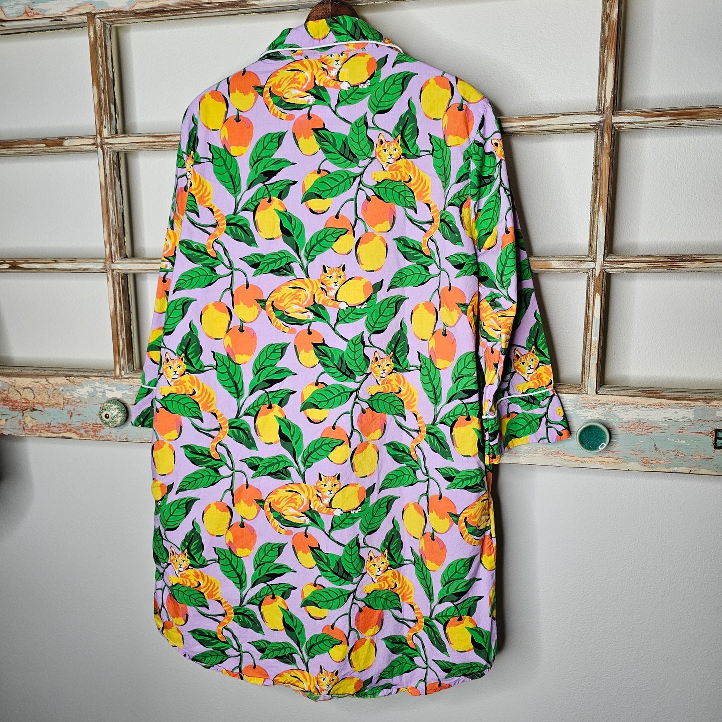PrintShop Sleep Shirt In Orange Tree Tabby Print Button up Size small