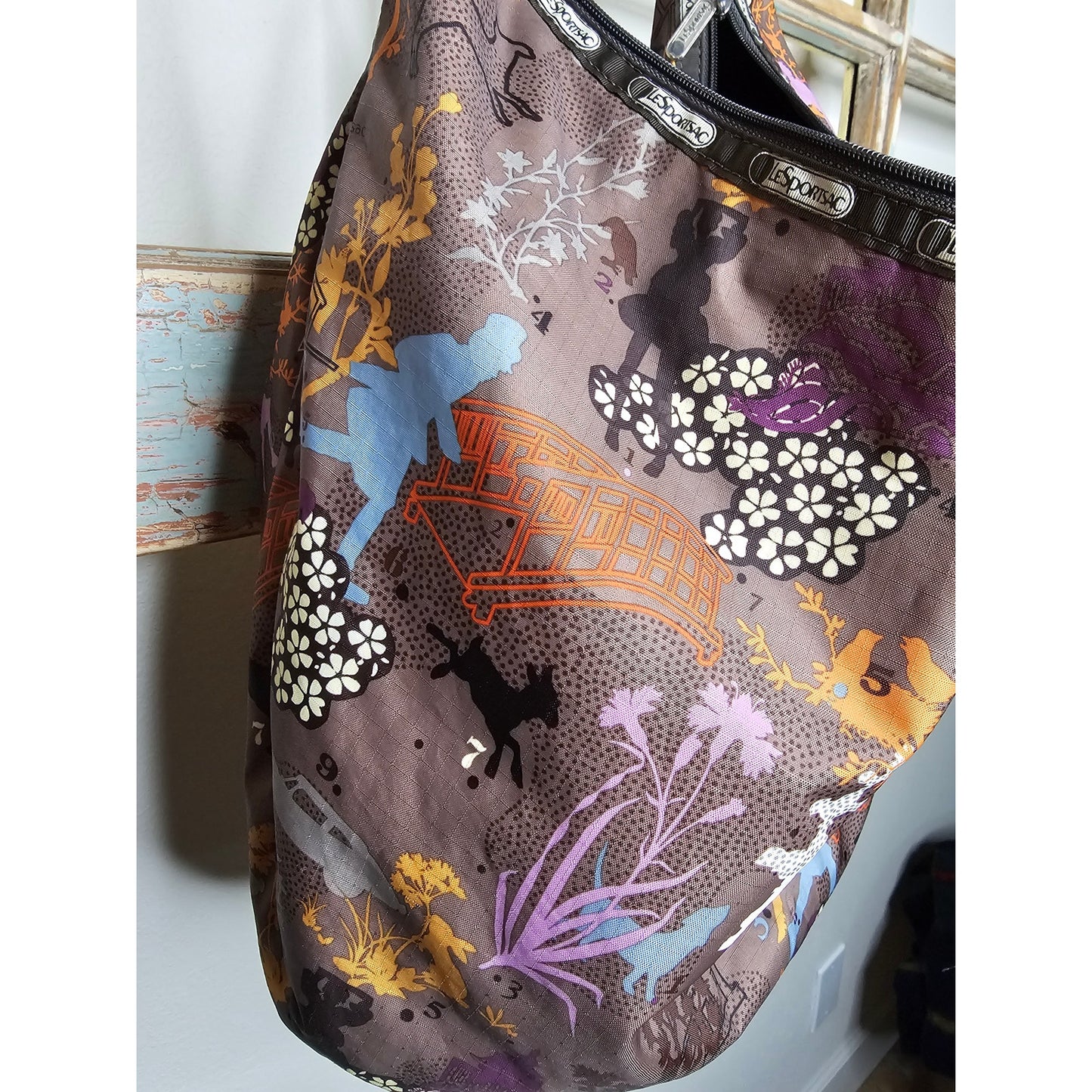 Le Sport Sac essential Large Nylon Sling Bag in Earthtones