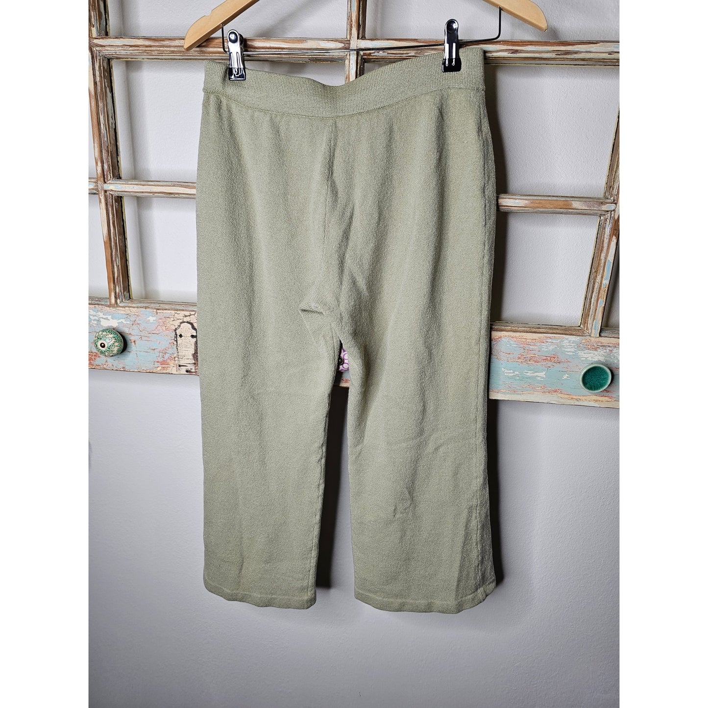 St. John Collection Knit Cropped Pants Womens Size 6 light Sage