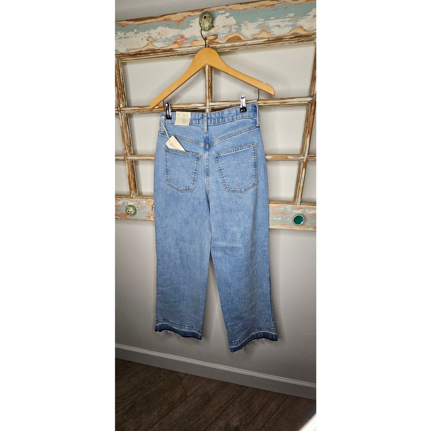 NWT High Rise Wide Leg Light Wash Jeans Ladies size 6R
