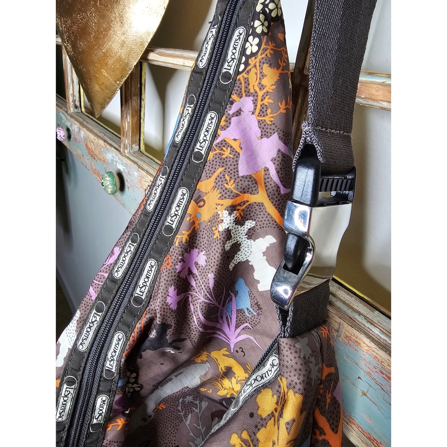 Le Sport Sac essential Large Nylon Sling Bag in Earthtones