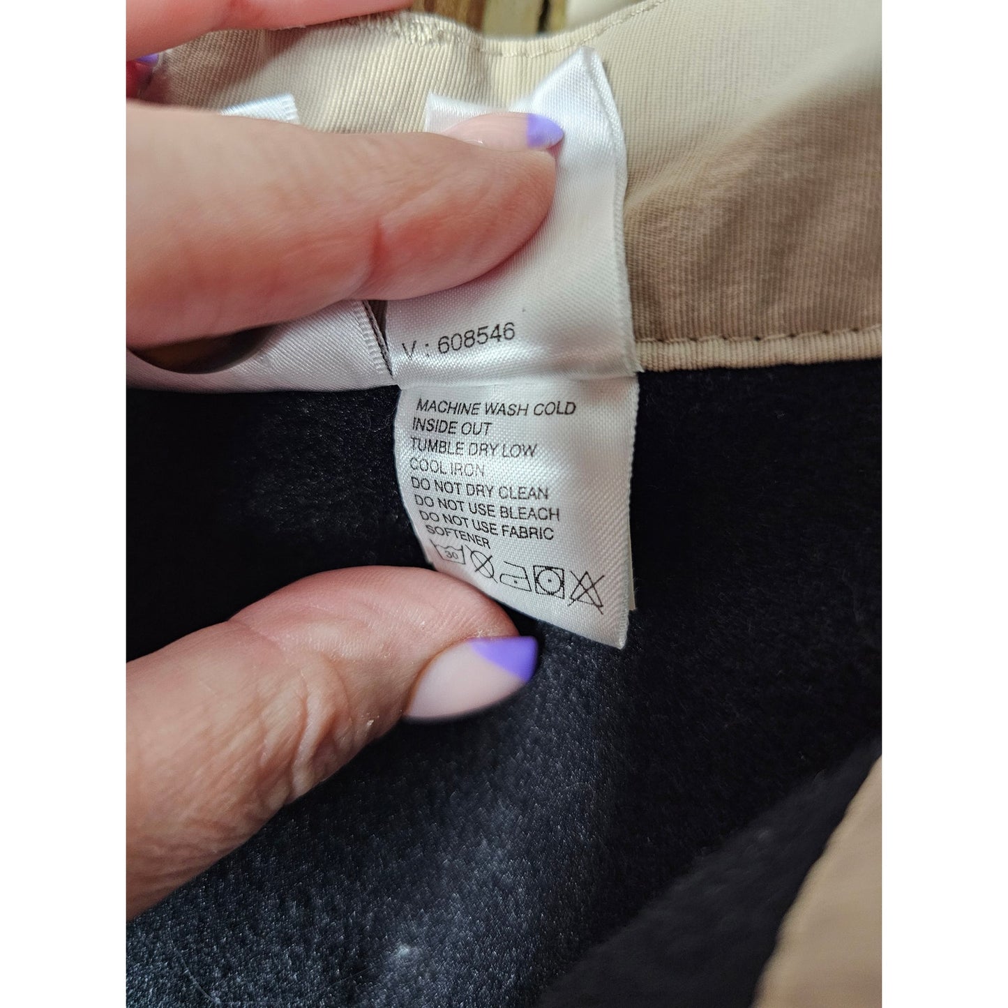 The North Face Khaki Nylon Straight Leg Pant with Fleece lining size 8