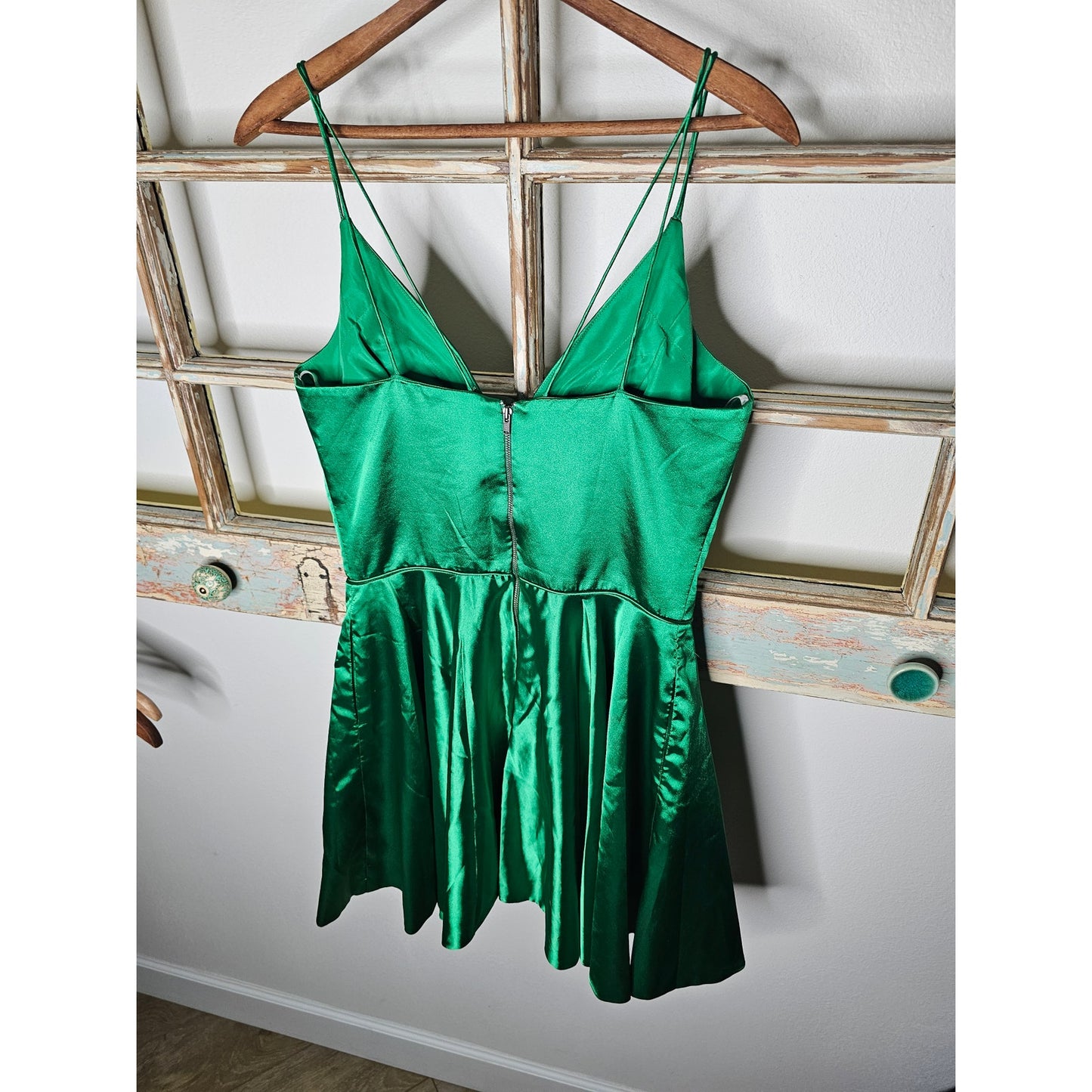 Sherri Hill Spaghetti Strap V-neck Satin Festive Mini Dress Ladies size 10