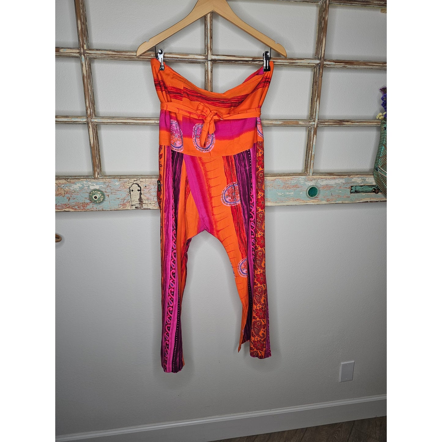 Bali Yoga Pants Vibrant Colors Ladies Yoga Studio Uguwatu size Medium