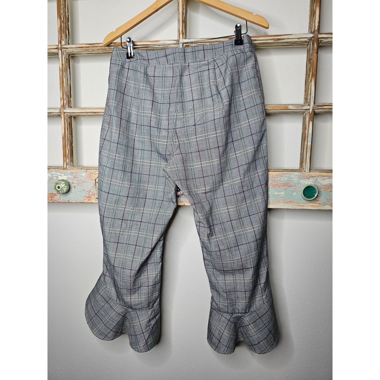 RO & DE Plaid Cropped Ruffled Pants Ladies Size Large