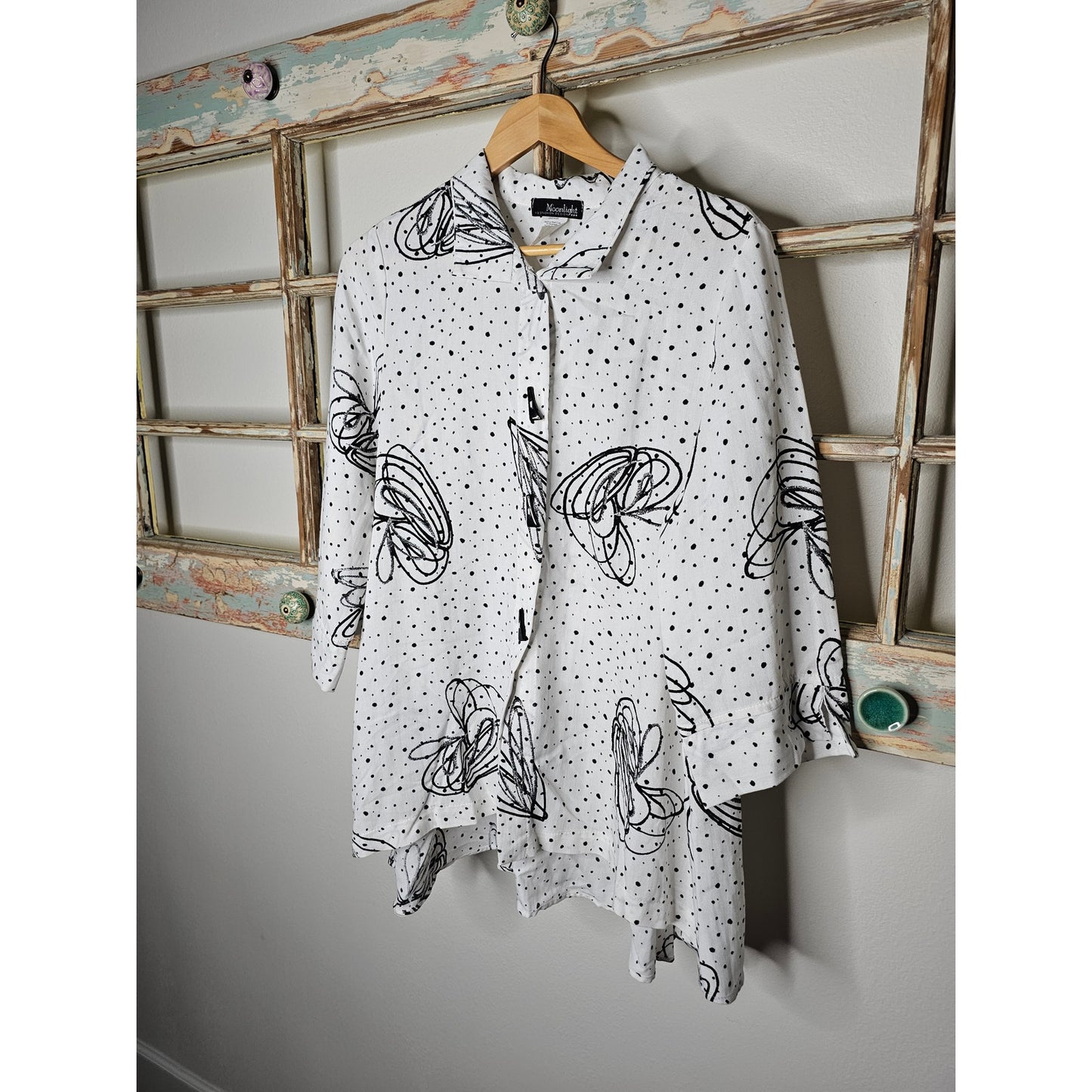 Vintage Button Up Artsy Black & White Top 1/2 Sleeves ladies size Large