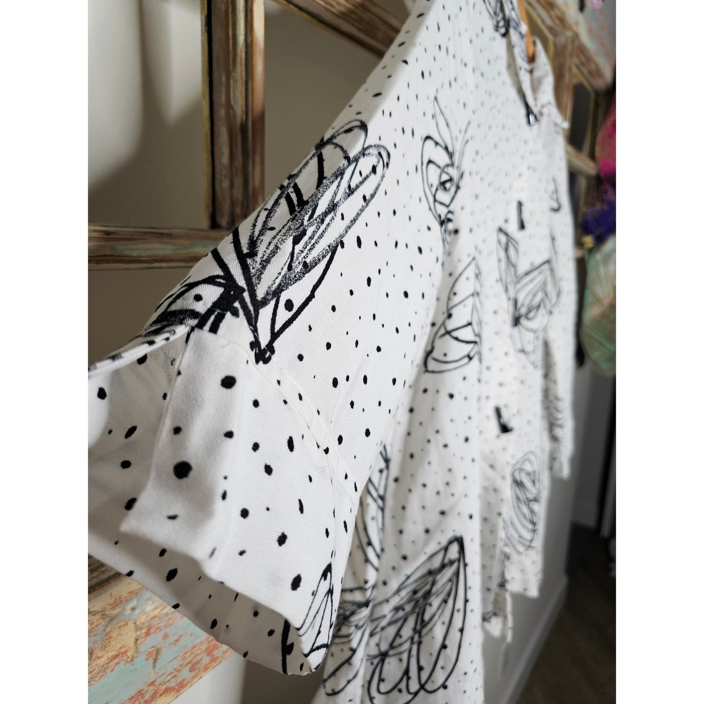 Vintage Button Up Artsy Black & White Top 1/2 Sleeves ladies size Large