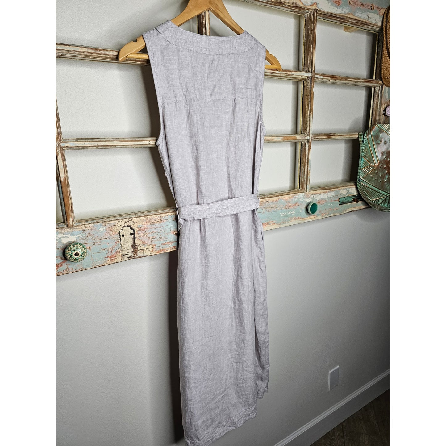 Tahari 100% Linen Sleeveless V-Neck Dress Tie Waist Midi Side Slits Size Small