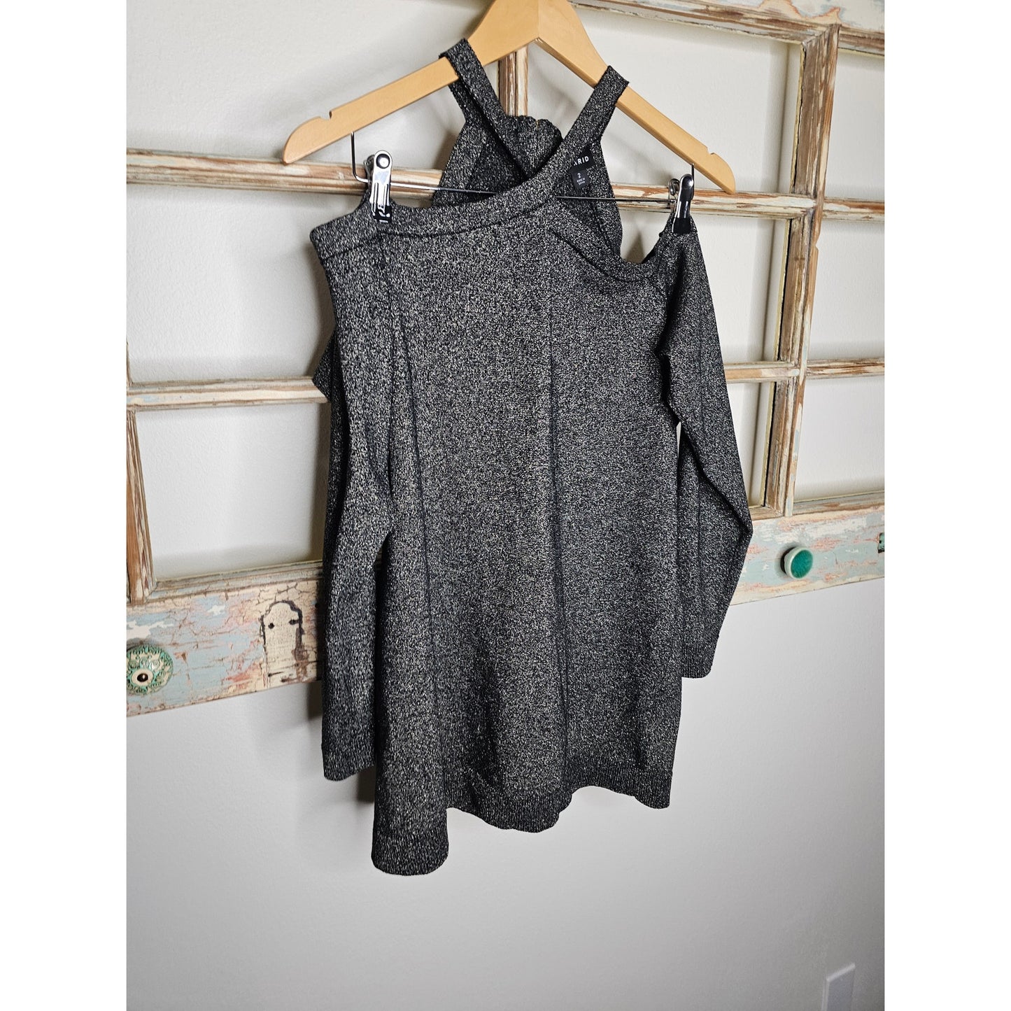 NWOT Torrid Size 2 18/20 Black & Gold Metallic Cold Shoulder Sweater