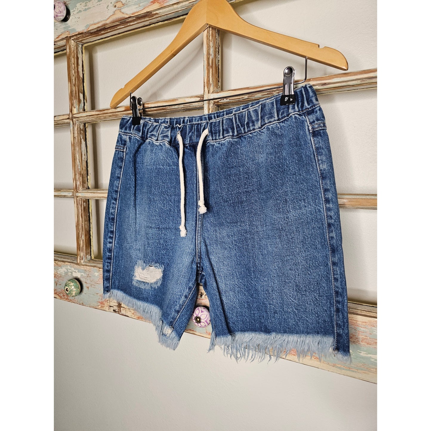 One Teaspoon Denim Jean Pull-on shorts with drawstring w/ fringed hem size 26