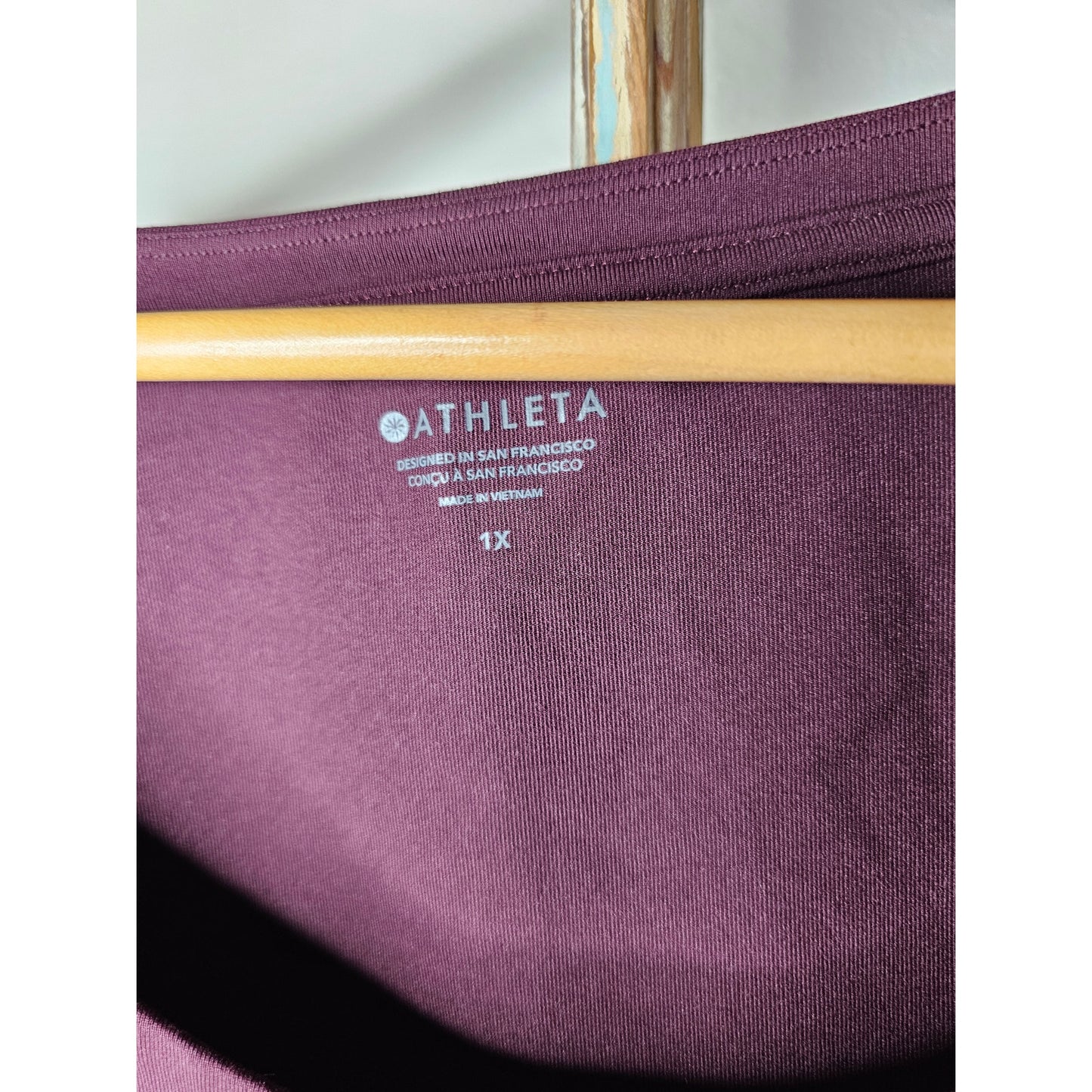 NWT Athleta Shanti Top Size 1X Antique Burgandy Long Sleeve & Cropped