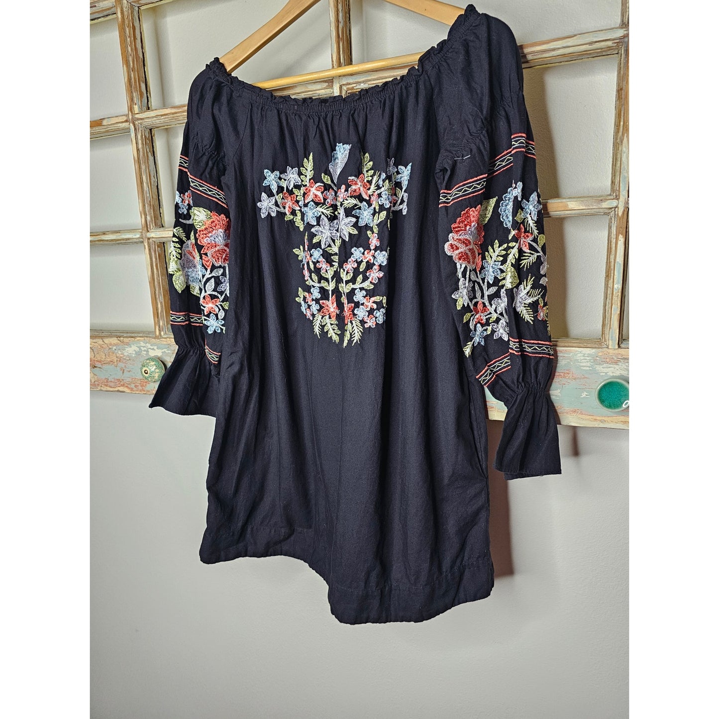 Free People Boho Off The Shoulder Black Embroidered Dress ladies size small