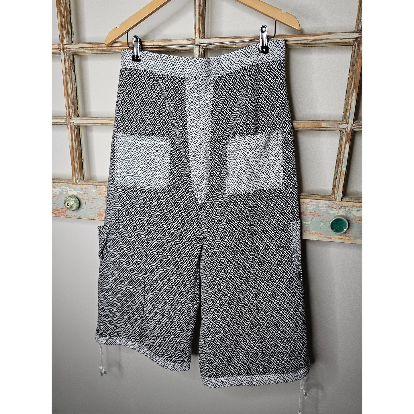 Vintage Handmade Black/White Geometric Cropped Pants Size 32" Waist
