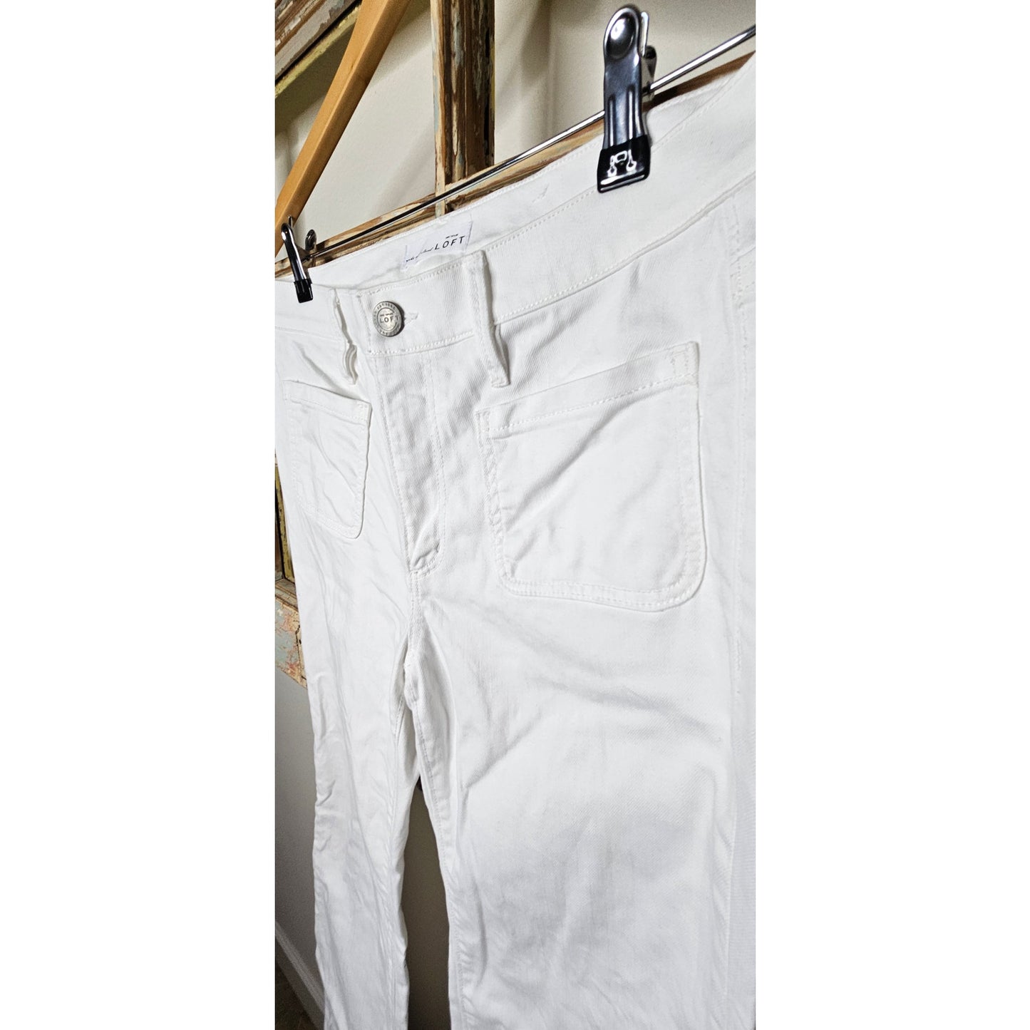 Loft White Slight Wider Leg Jeans with Pockets ladies size 6 / 28