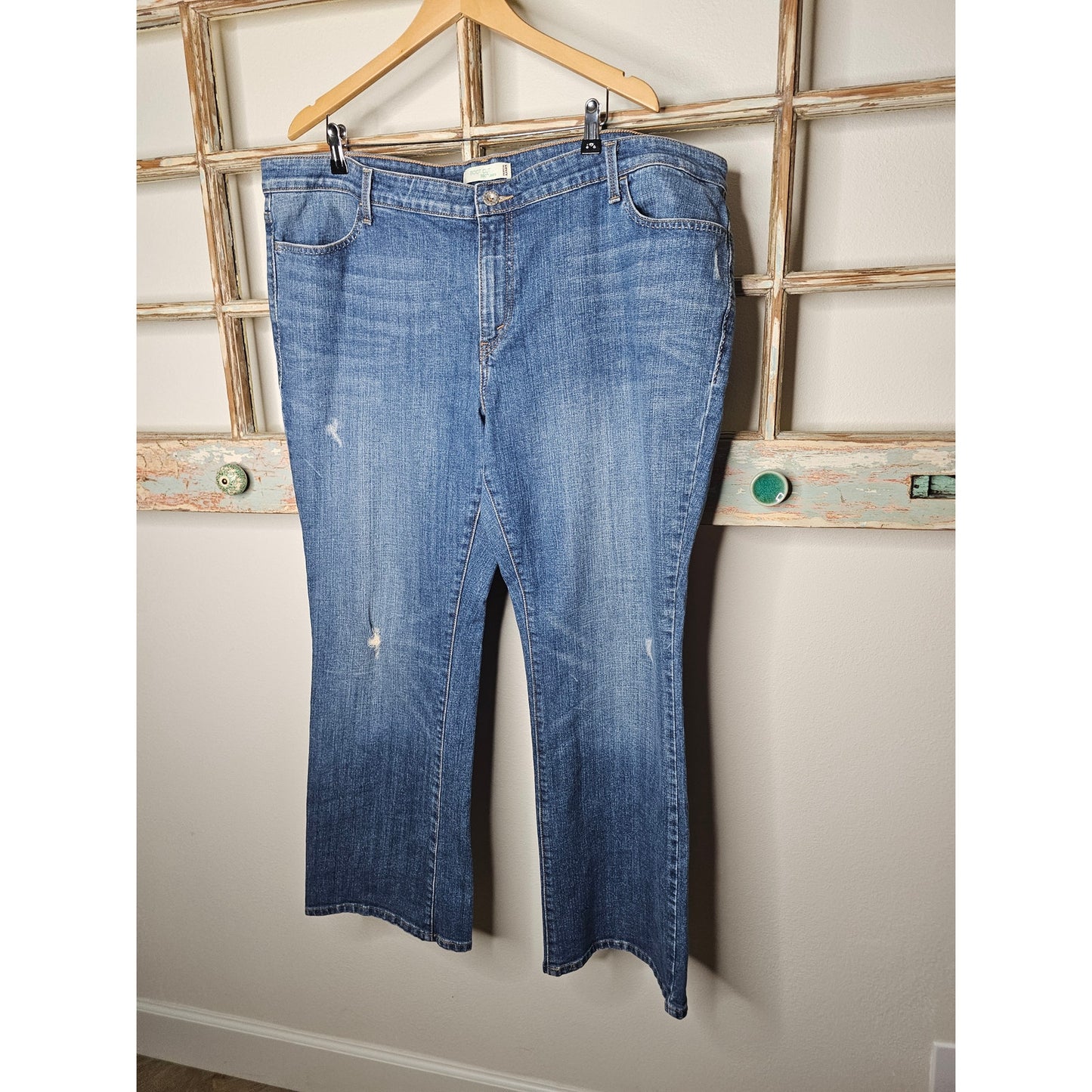 LEVIS Boot Cut 590 Jeans Medium Wash Ladies size 22M
