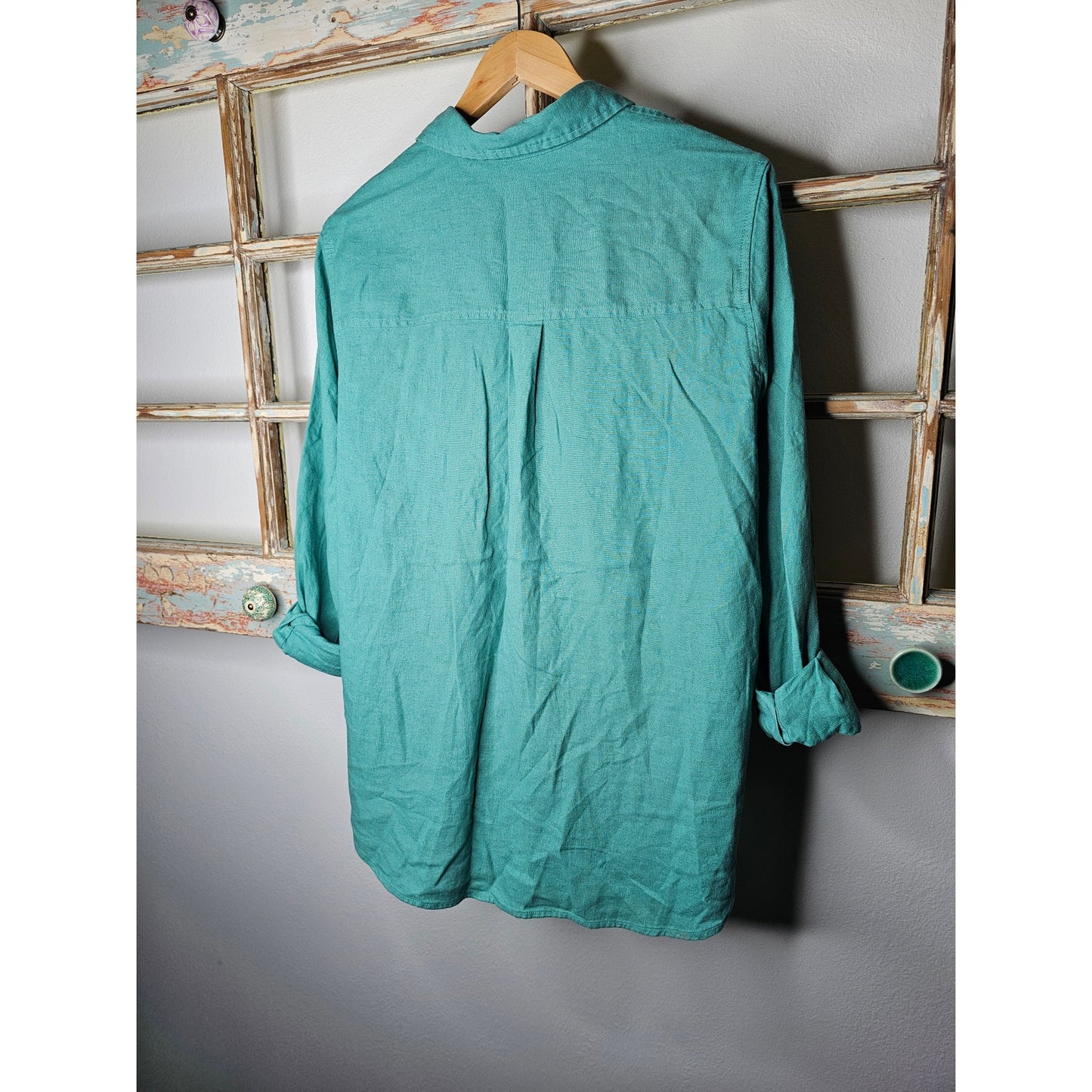 NWT Linen Relaxed Fit Teal Button Up Ladies collared shirt Size Medium