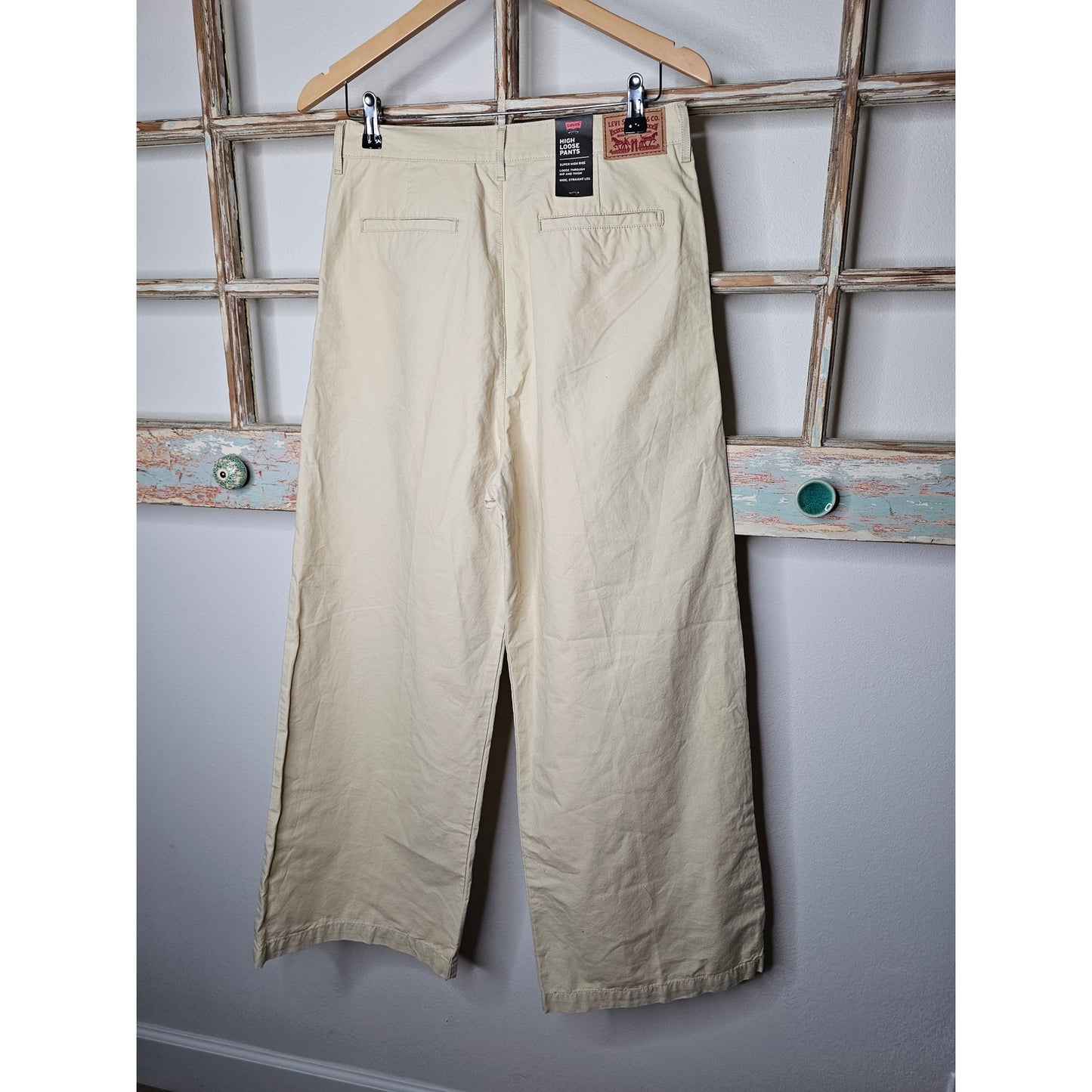 NWT Levi's High Rise Loose Wide Straight Leg Khaki's size 30