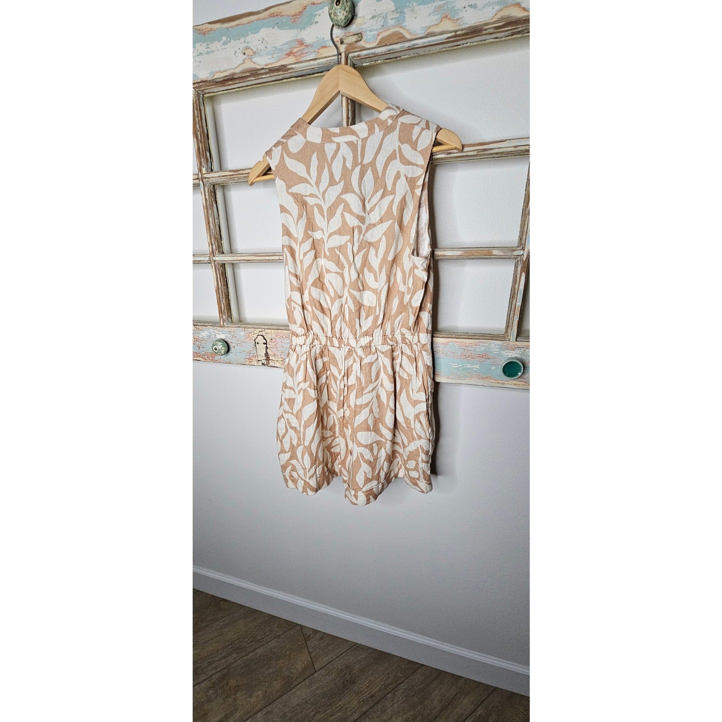 NWT Linen Blend Taupe Leaf Design Ladies short romper Size Small