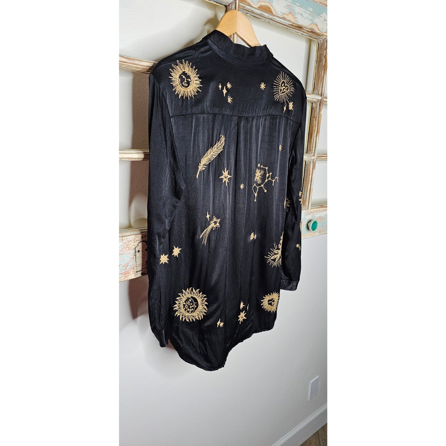 Johnny Was Workshop Black Button Up W/ Gold Embroidery High/low size XS