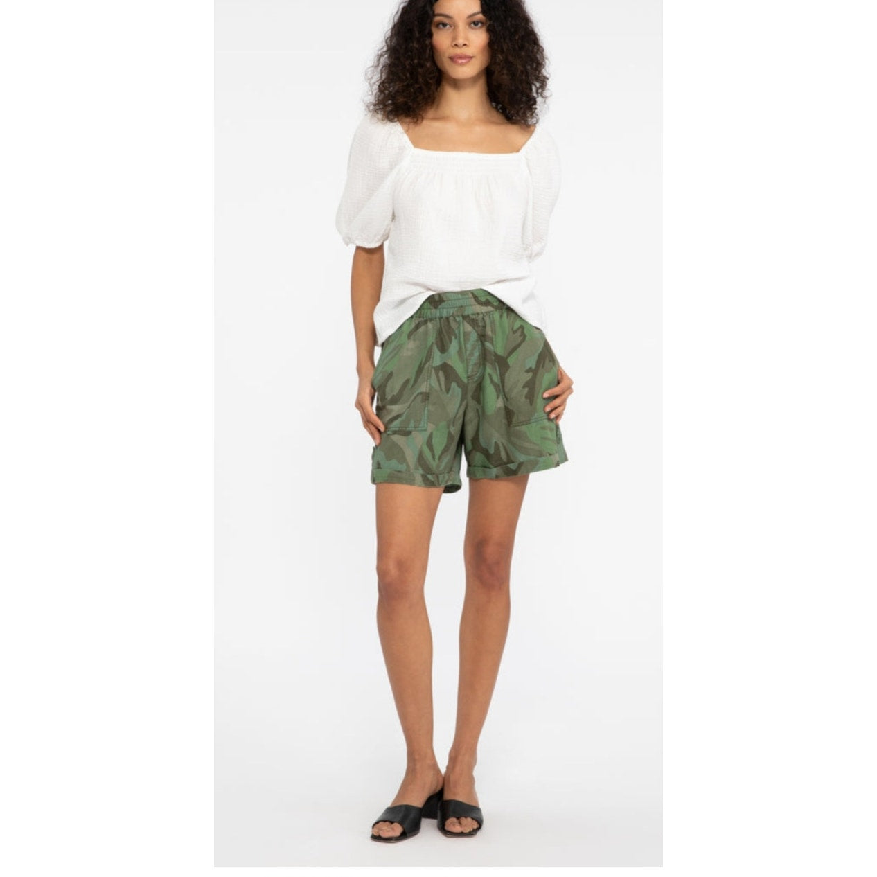 NWT Sanctuary Shorts Womens Size 24 Green Camo Shorts