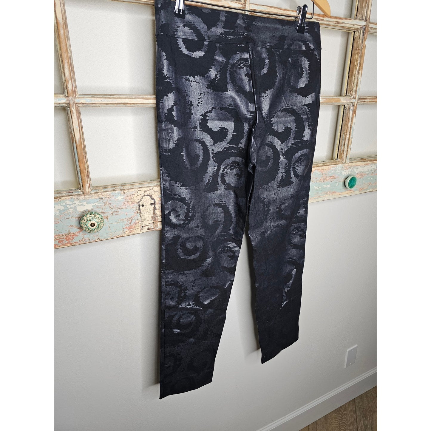 Krazy Larry Pull-on Ankle Pants Black Swirls Ladies size 10