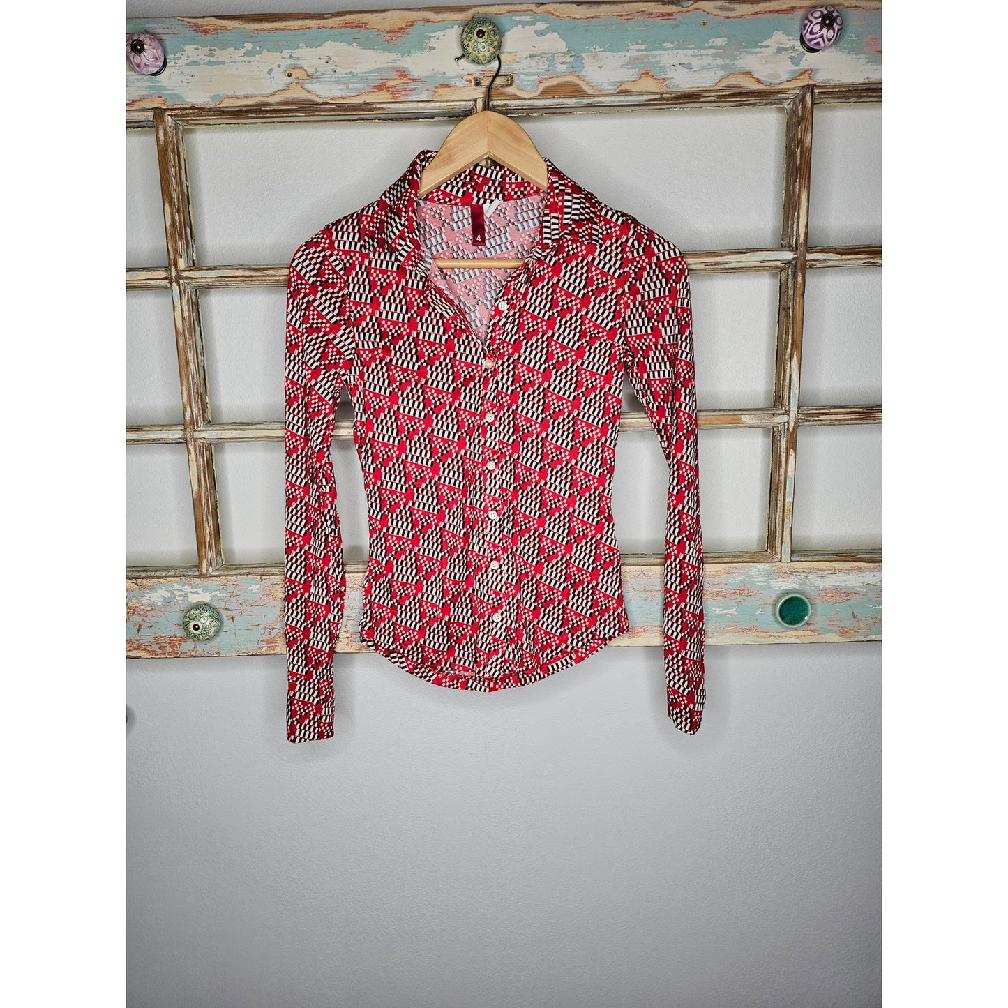 Retro Style Button Up Ladies Shirt with abstract print size 4