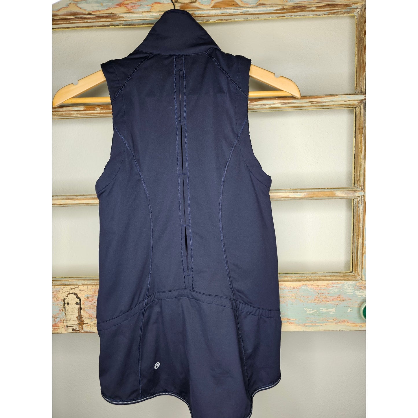 Lululemon Kicking Asphalt Vest Navy Ladies size 2