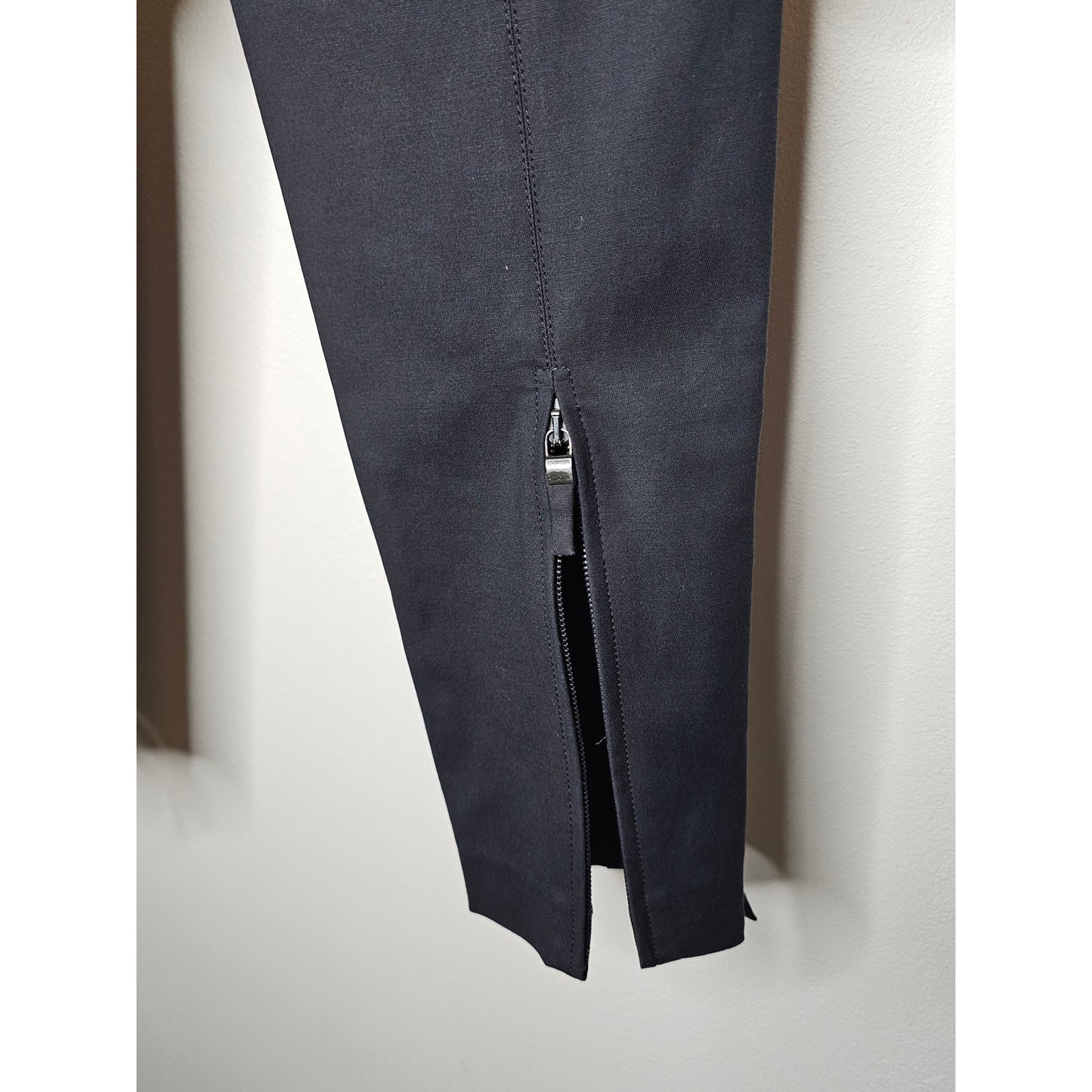KaufmanFranco Black Midrise Pants with zipper back/side zipper size 4 /40