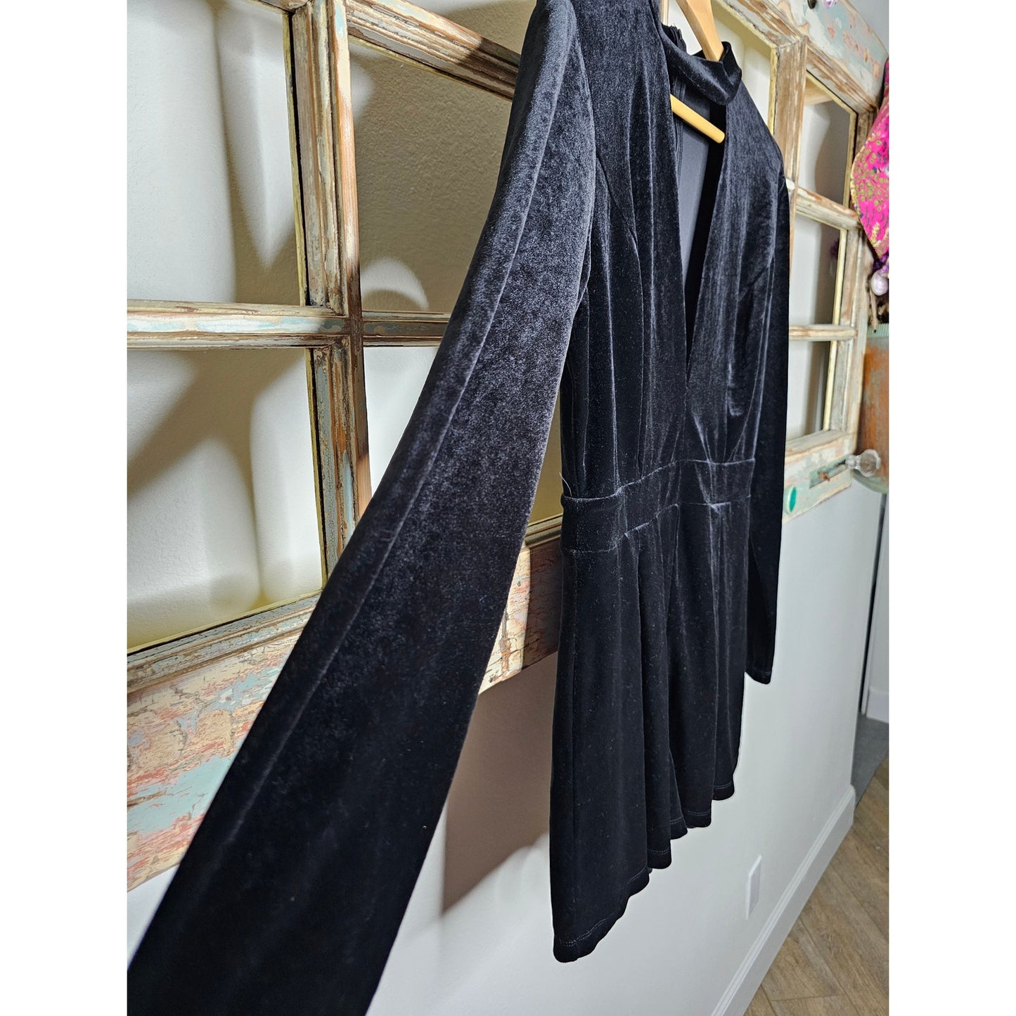Gianni Bini black velvet short romper ladies size Medium