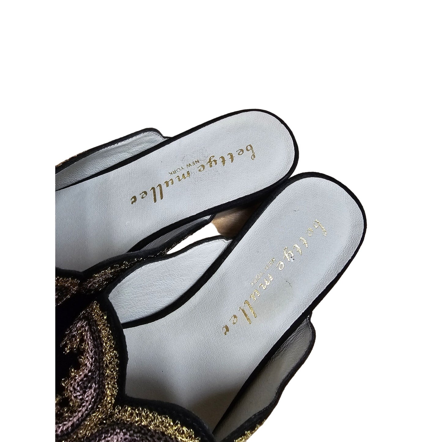 NWOB Bettye Muller Womens Embroidered Fortune Mule leather size 7