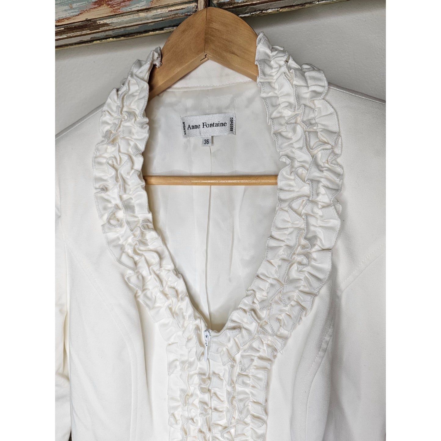 Anne Fontaine White Ruffled Blazer Ladies size 36 / US 0/2