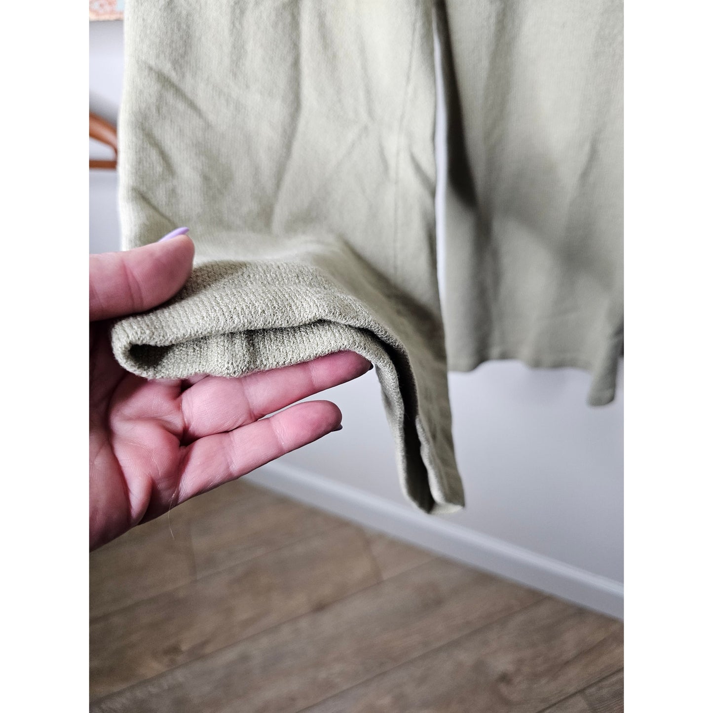 St. John Collection Knit Cropped Pants Womens Size 6 light Sage