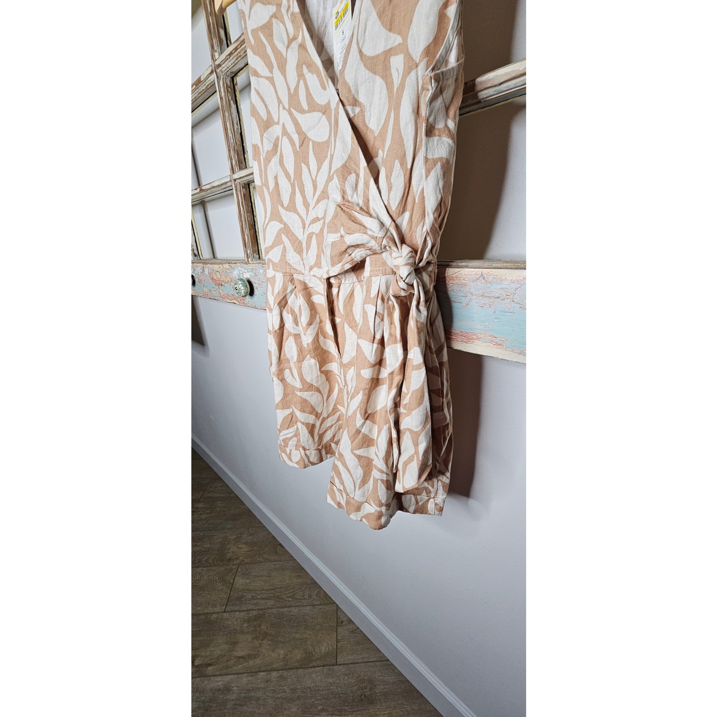 NWT Linen Blend Taupe Leaf Design Ladies short romper Size Small