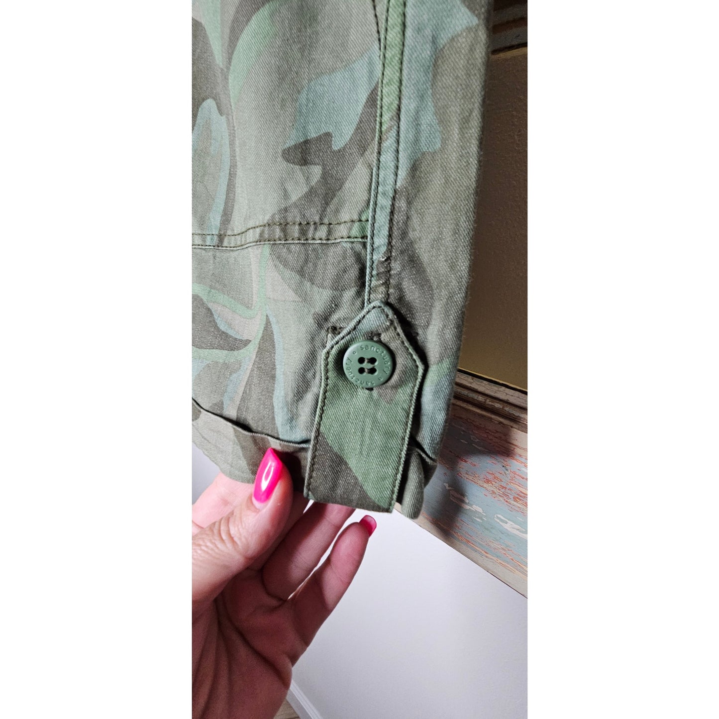 NWT Sanctuary Shorts Womens Size 24 Green Camo Shorts