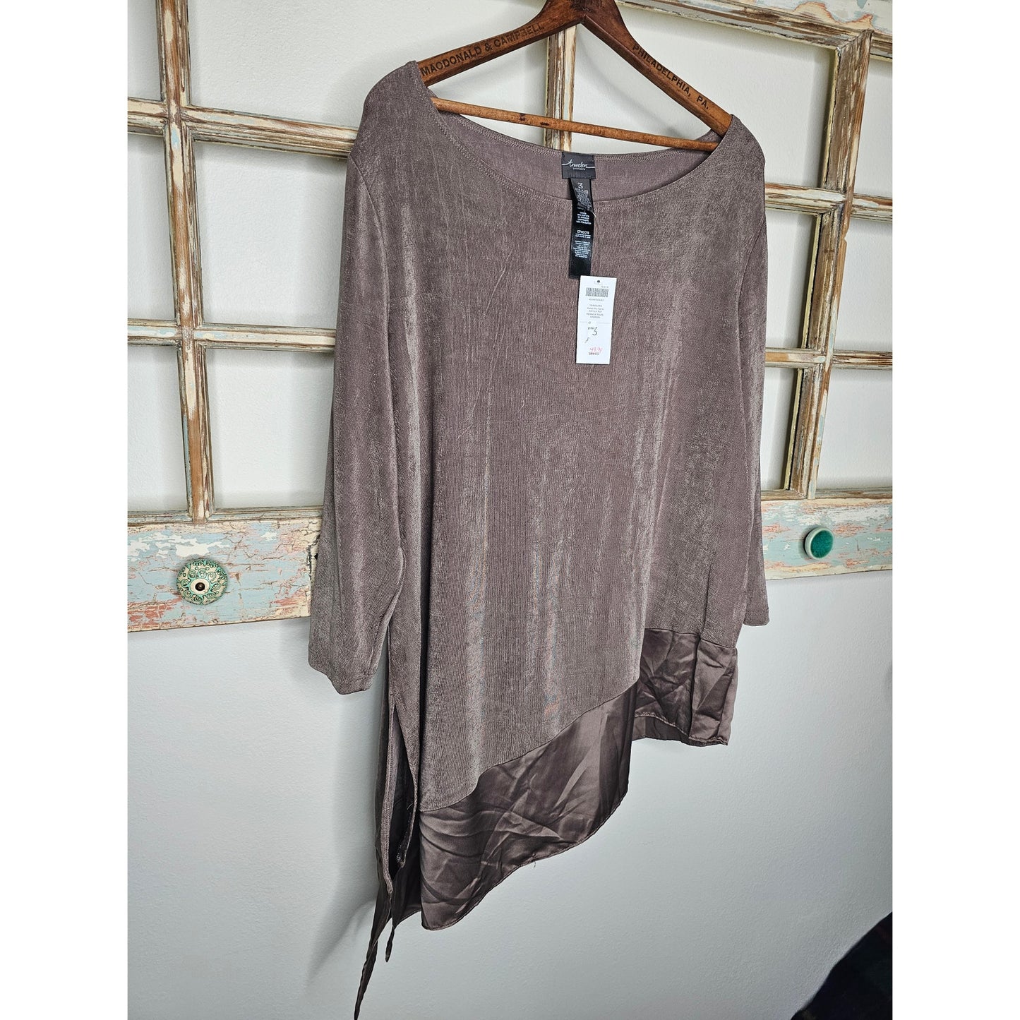 NWT Chico's Travelers Women's size 3 / XL Asymmetrical Tunic Boho Top