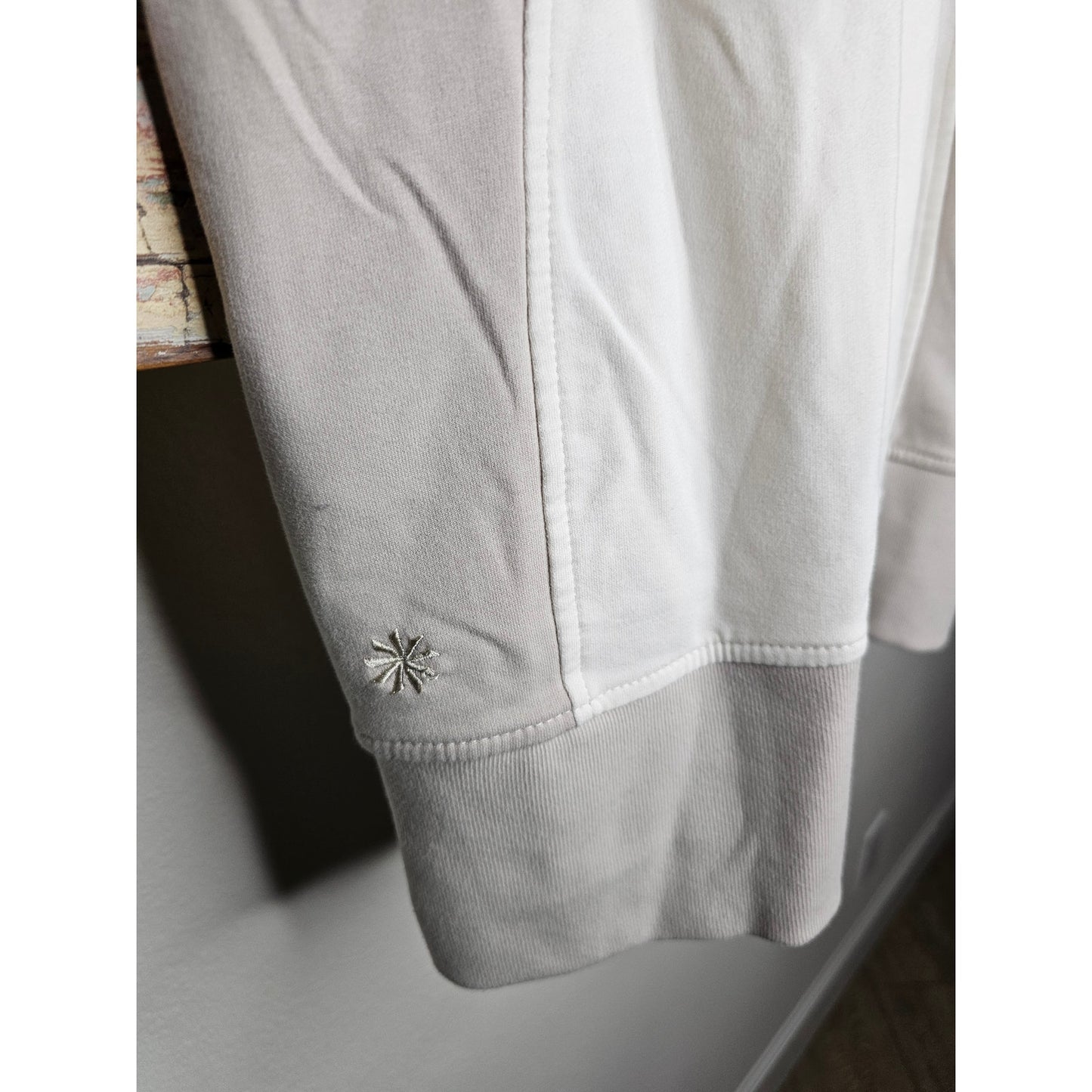 NWOT Athleta Ladies Neutral Block Sweatshirt Size Medium