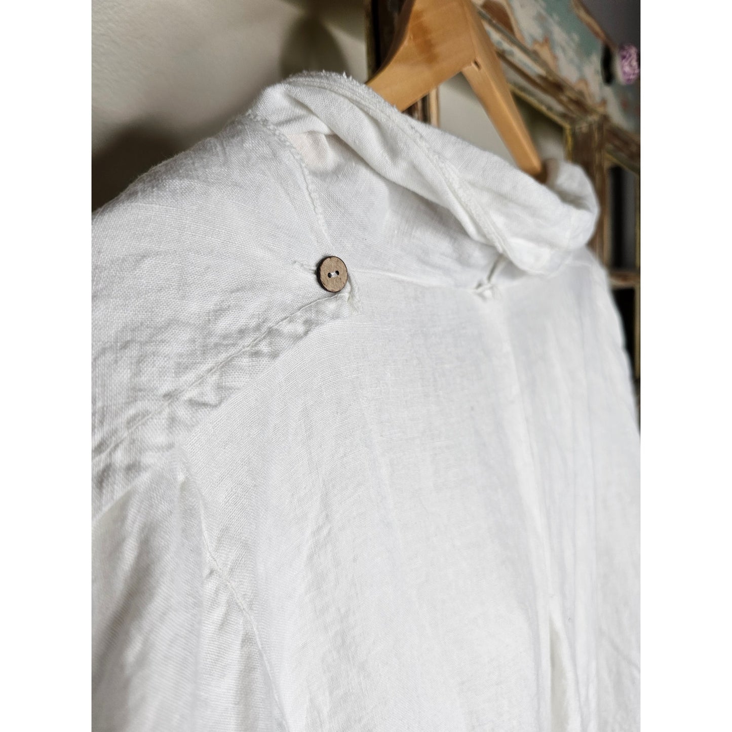 Linen White Cardigan Boho Top Saks Fifth Avenue Ladies size large.