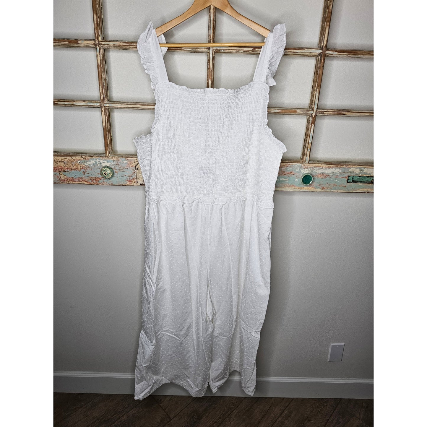 NWT Eloquii Ruffle Shoulder Sleeveless Cropped White Dot Jumpsuit Size 28