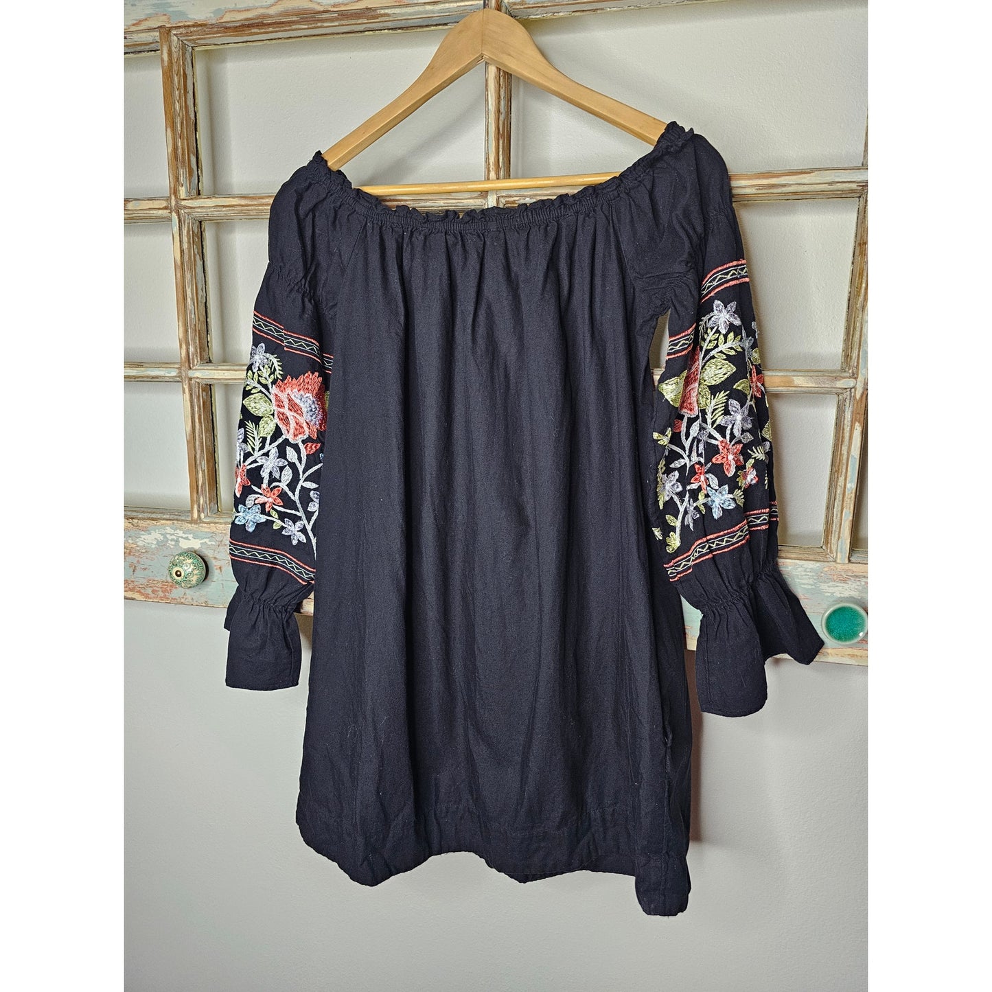 Free People Boho Off The Shoulder Black Embroidered Dress ladies size small