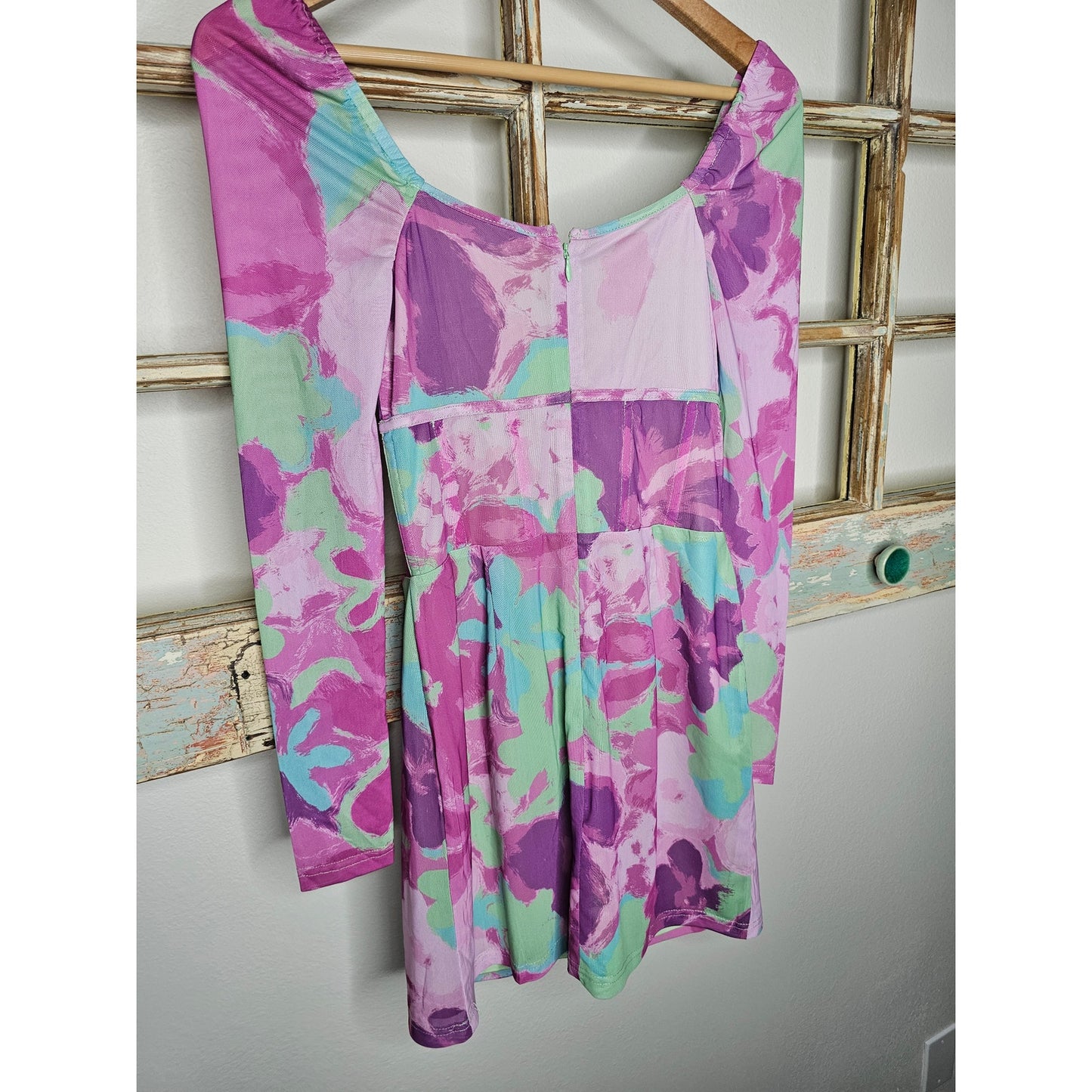 Sabo Thylane Lined Dress Sheer Sleeves Hooks Up Front Ladies Size 4