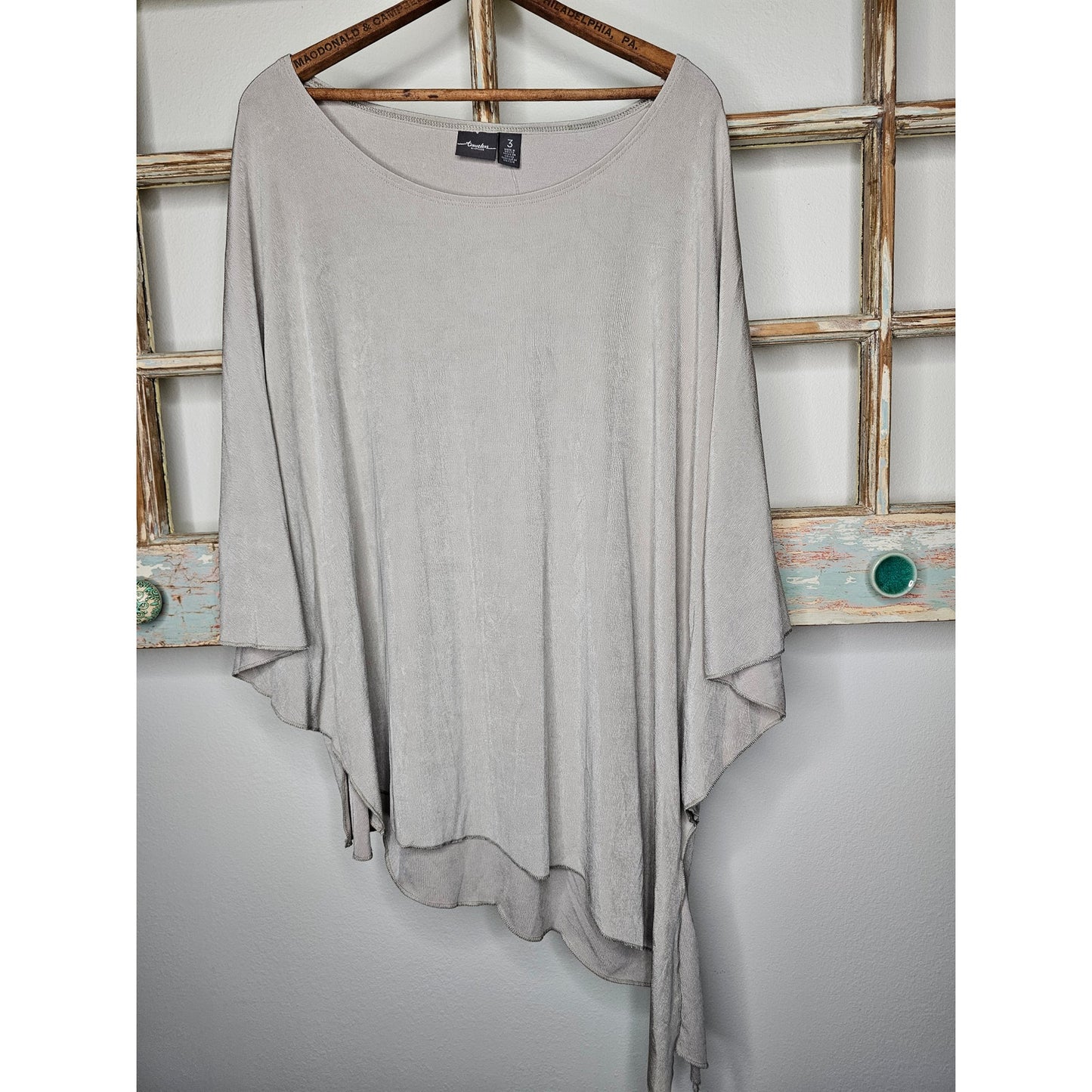 NWT Vintage Travelers Chico's Beige Dolman Sleeve Asymmetrical Top Size 3 / XL