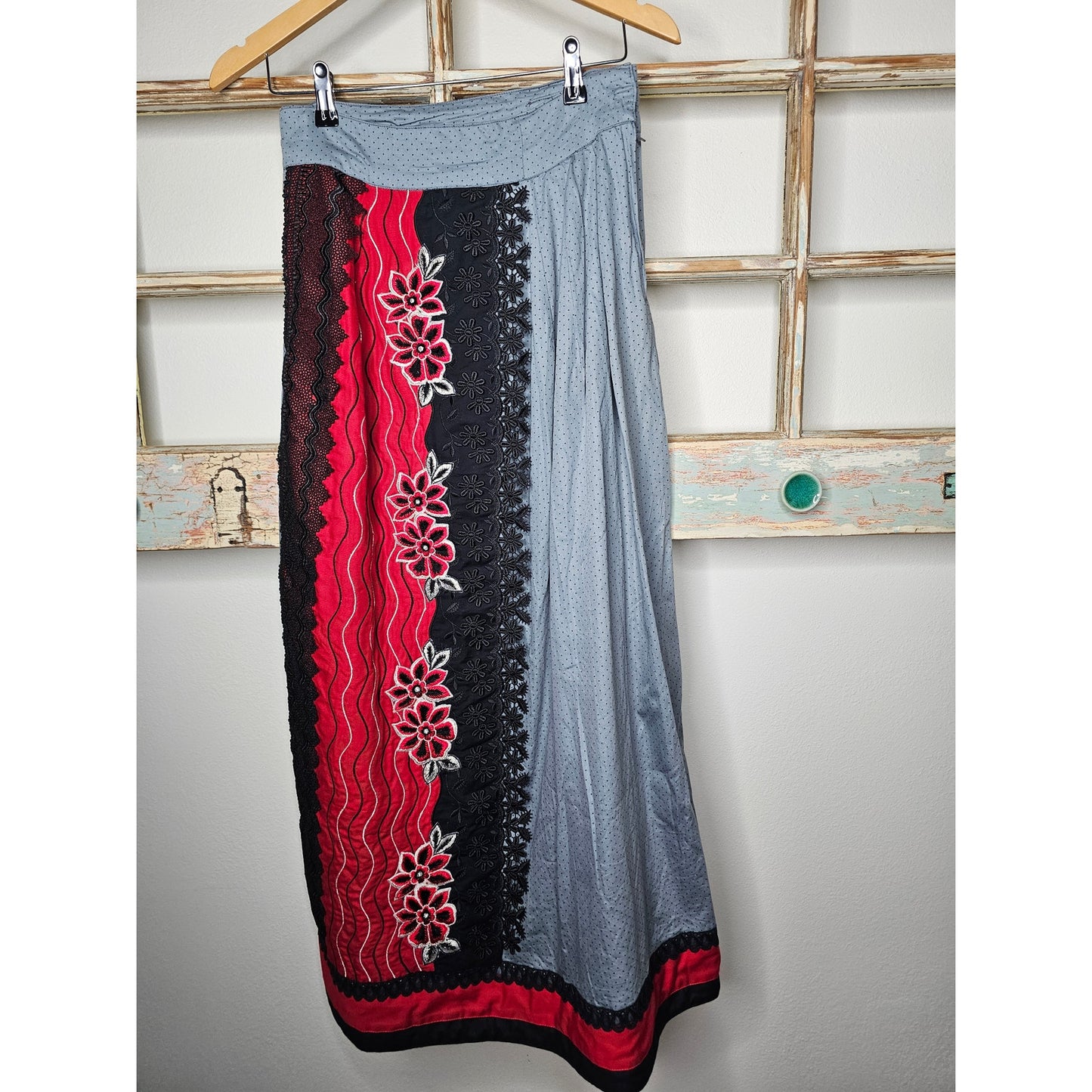 Vintage Maxi Faux Wrap Skirt W/ Lace & Embroidery Size 28"