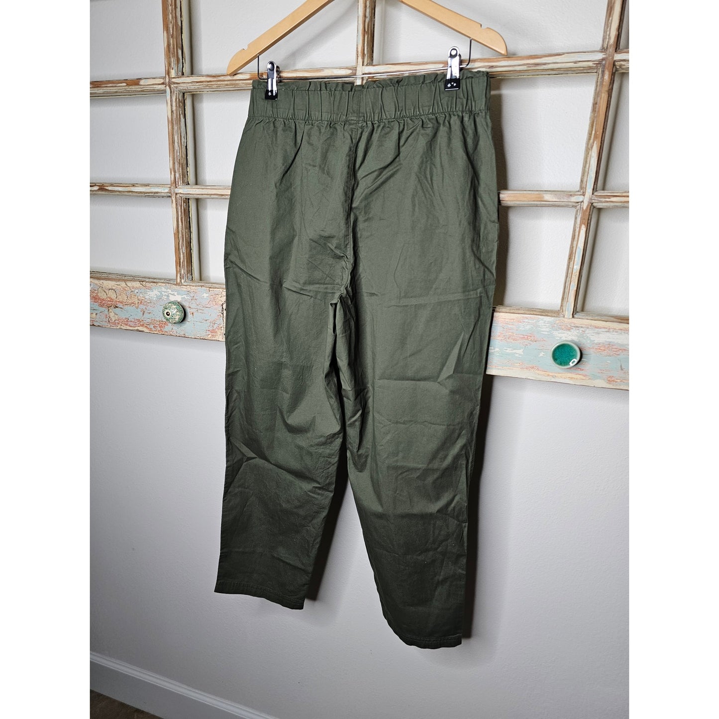 NWT Army Green Tapered Leg Wide Elastic Waistband Ladies Size Medium