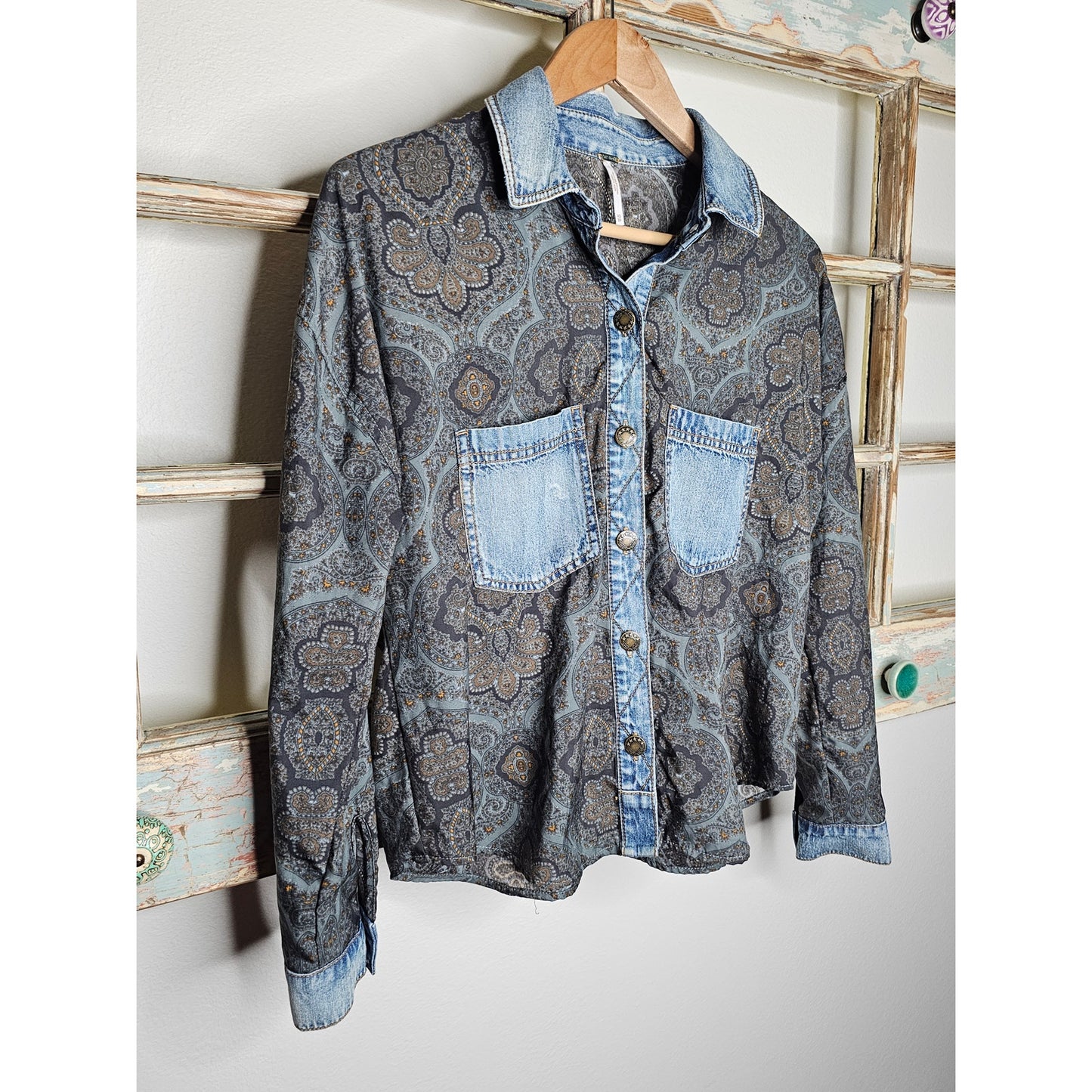 Free People 100% Denim Long Sleeve Button Up Boho Cowgirl Top Size XS