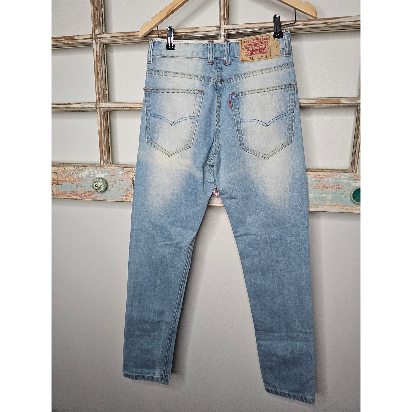 LEVIS 501 LIGHTER WASH TAPERED LEG LADIES SIZE 28