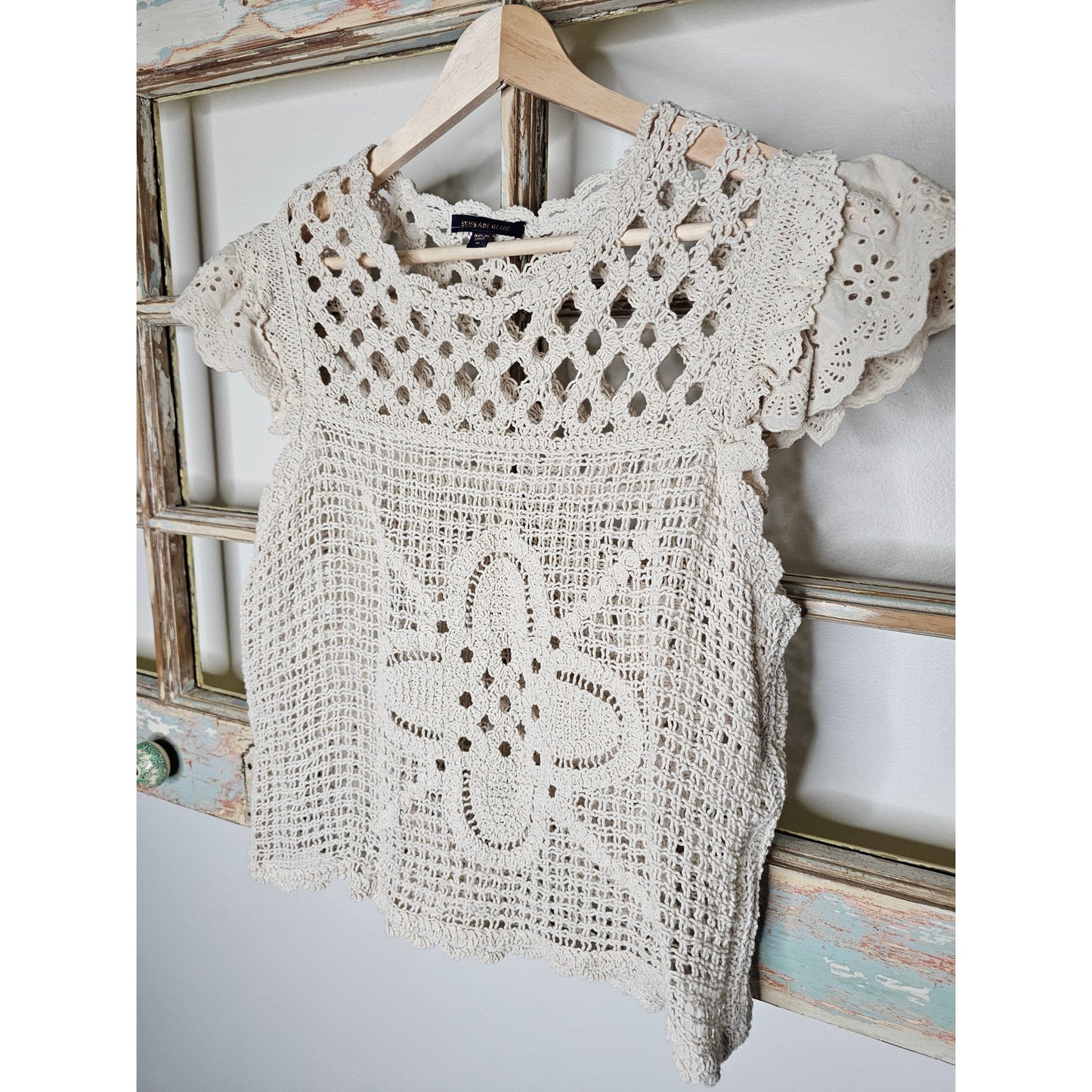 Skies Are Blue Natural Crocheted Cap Sleeve Top Ladies Size Medium