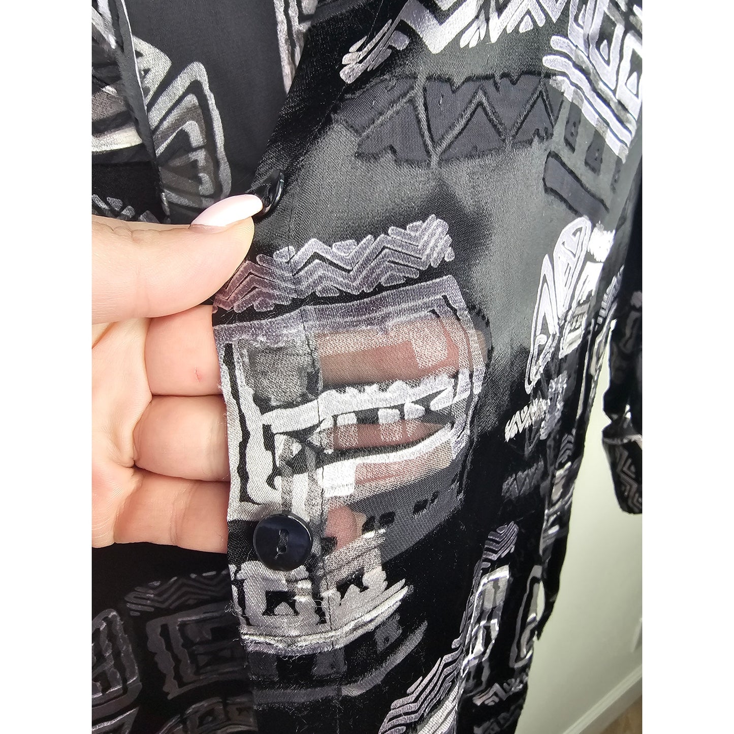 Vintage Chicos Design Silk Blend Asian Inspired Abstract Button Up size 1/ Small