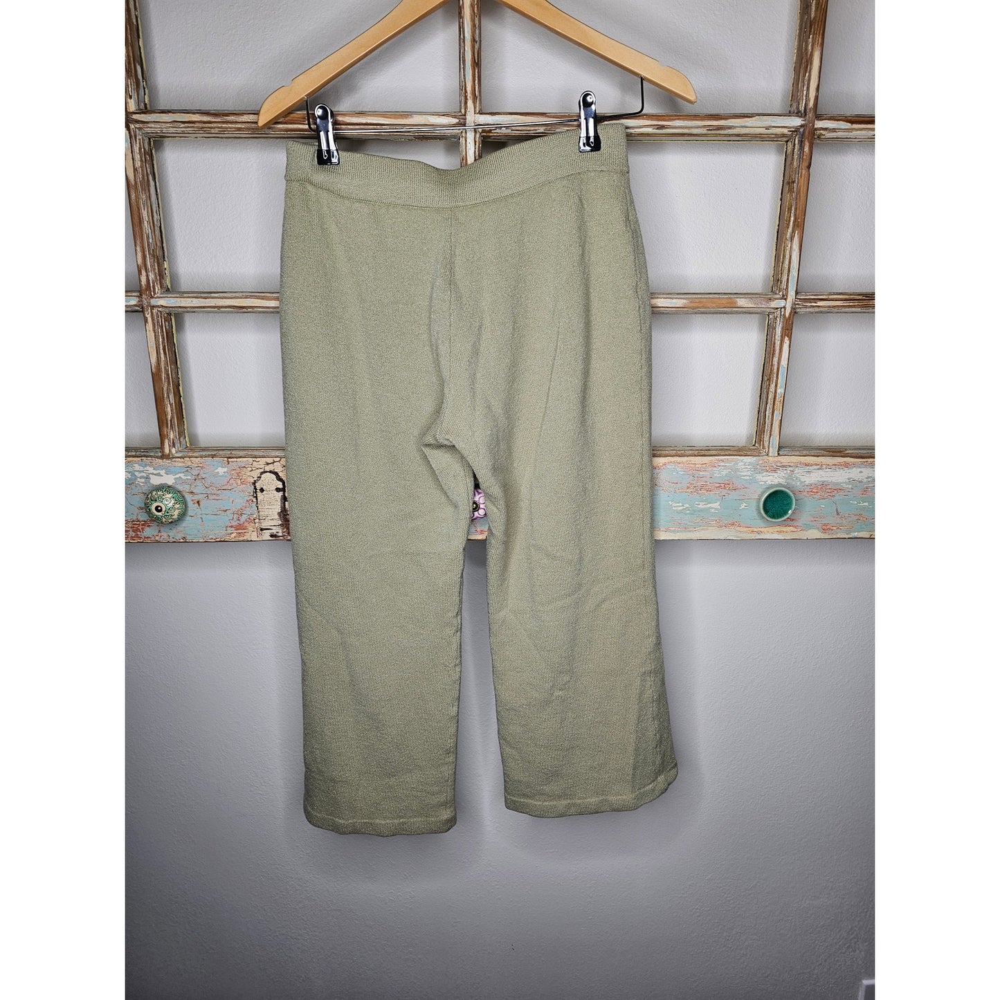 St. John Collection Knit Cropped Pants Womens Size 6 light Sage