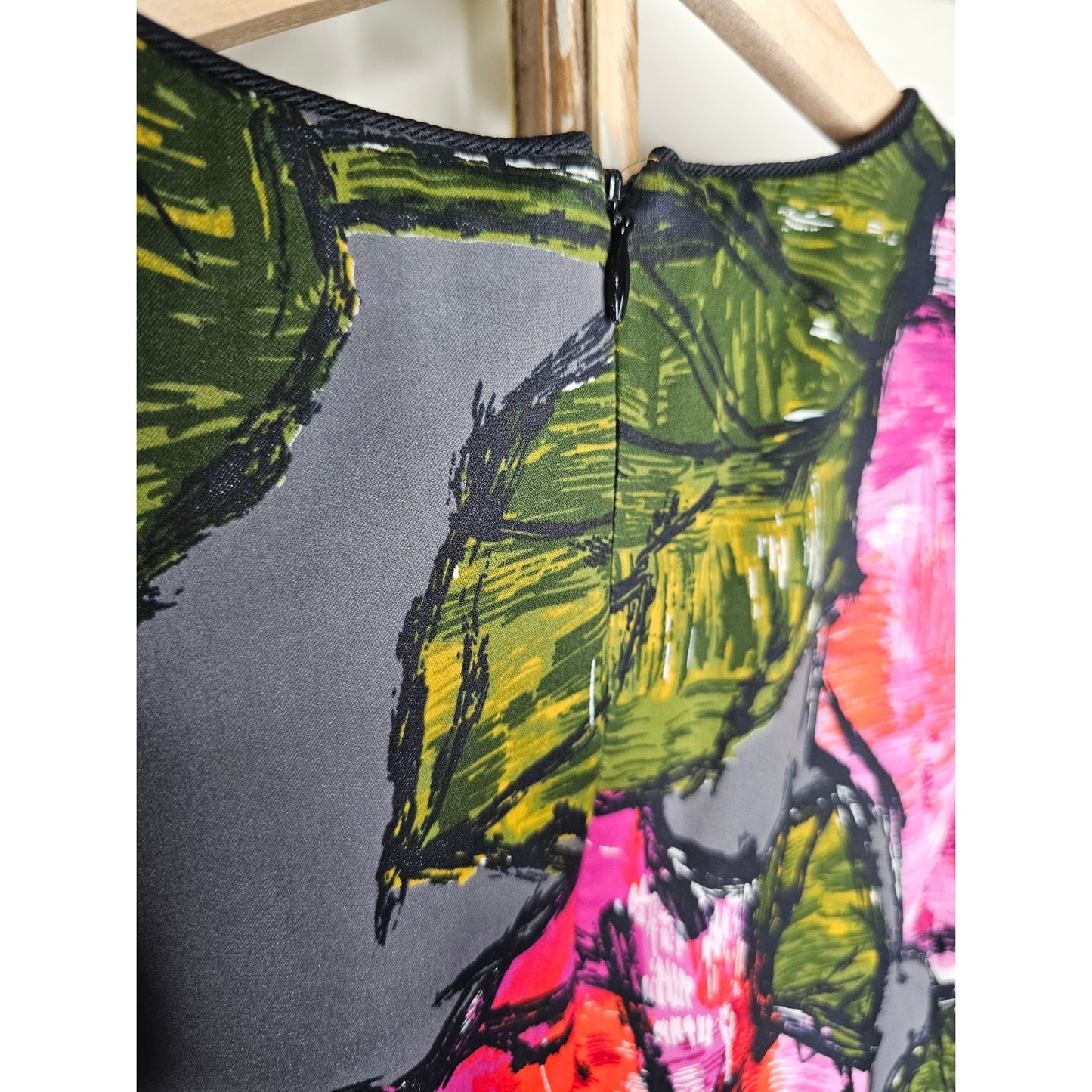 Trina Turk Mirren Rose Floral Print Sheath Dress Silk Blend Size 8