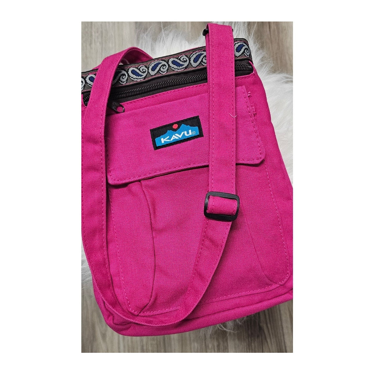 Kavu Keeper Hot Pink Crossbody Bag Snap Closure Canvas Shoulder Purse